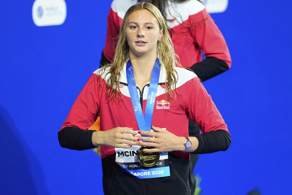 加拿大泳手麥堅杜舒(Summer McIntosh)獨取兩金。(美聯社)