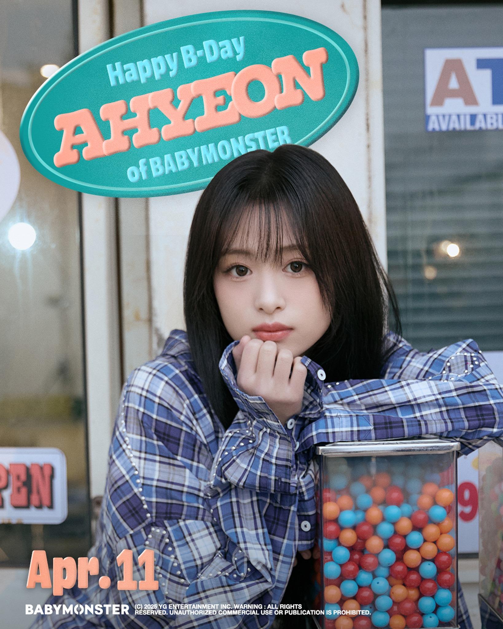 Ahyeon自爆巡唱期間被隊員調低咪的音量。