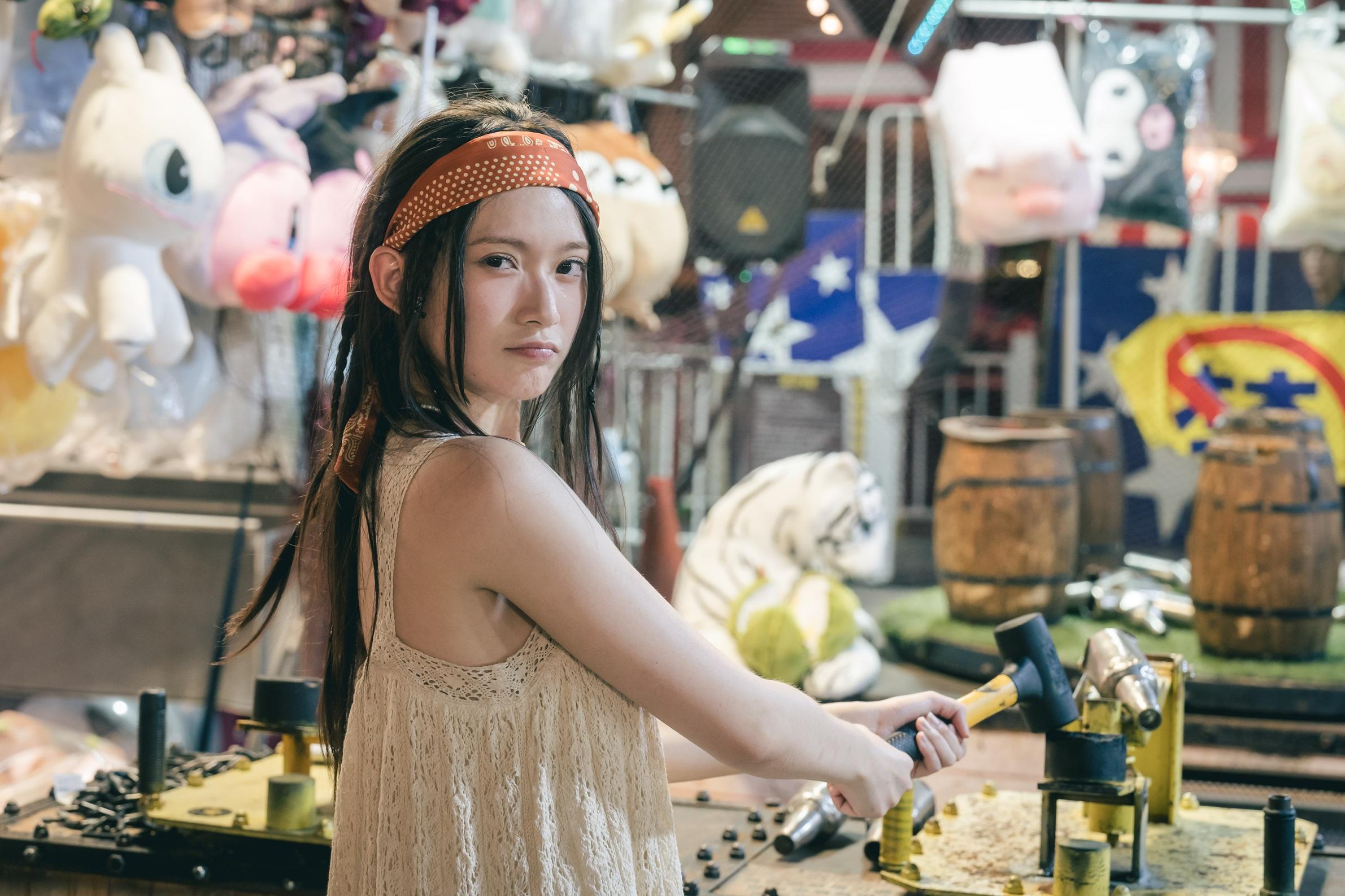 雲浩影特地往台南為新歌《你的損失》拍MV。