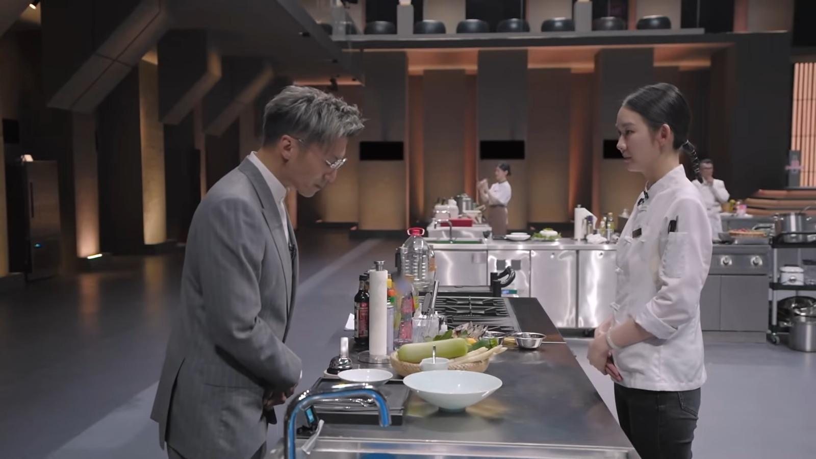 《一飯封神》中,謝霆鋒判「花木蘭」出局,因為鮮和腥只是一線之差。