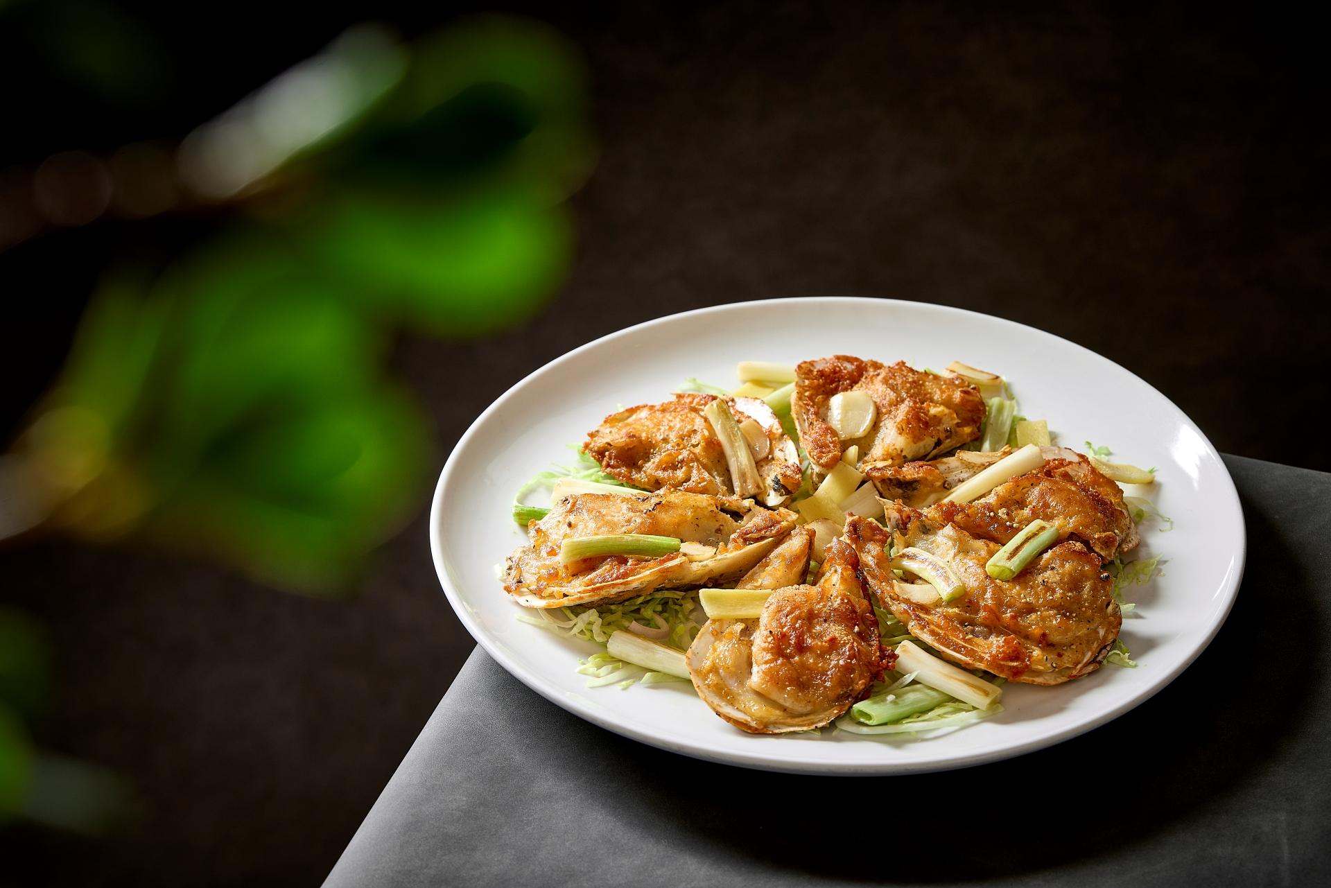 南海小館逢星期一至四,平日指定午市套餐第二份有半價優惠。