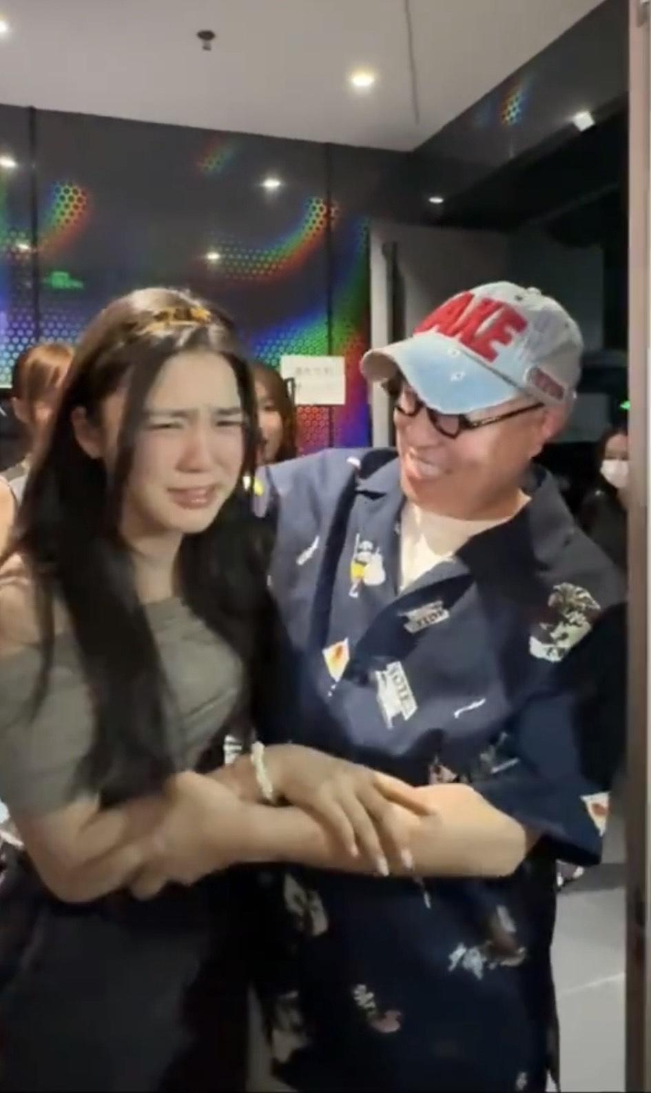 姚焯菲的恩師詹瑞文突然驚喜現身。