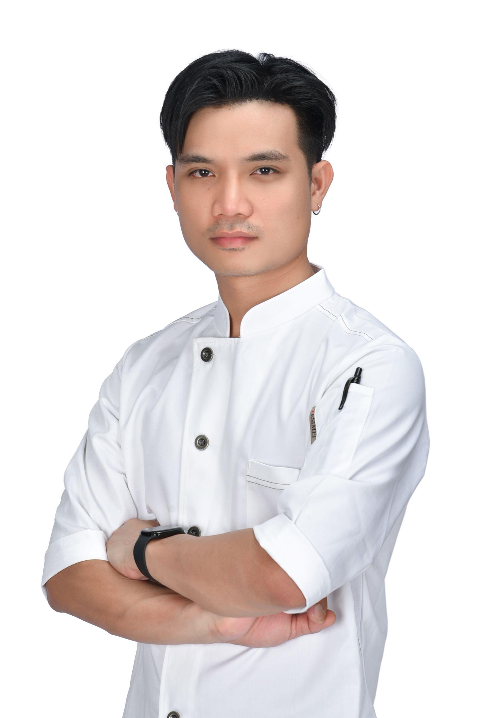 泰籍行政總廚Art Sinlaparkorn曾於知名泰菜餐廳Samsen泰麵和泰排檔擔任廚師,現在自立門戶開餐廳。