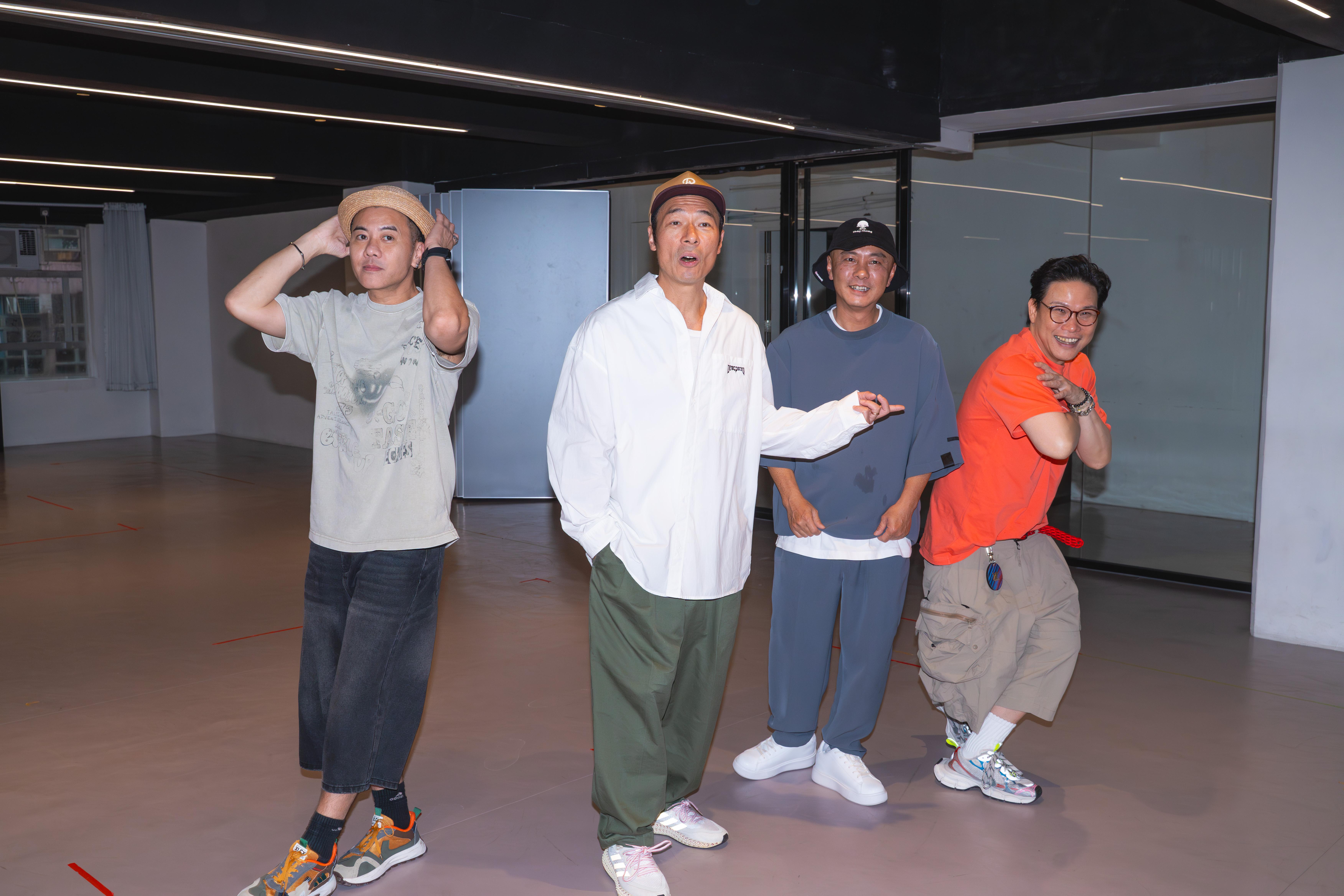 張衞健、許志安、蘇永康和梁漢文密鑼緊鼓,加緊綵排和練歌。