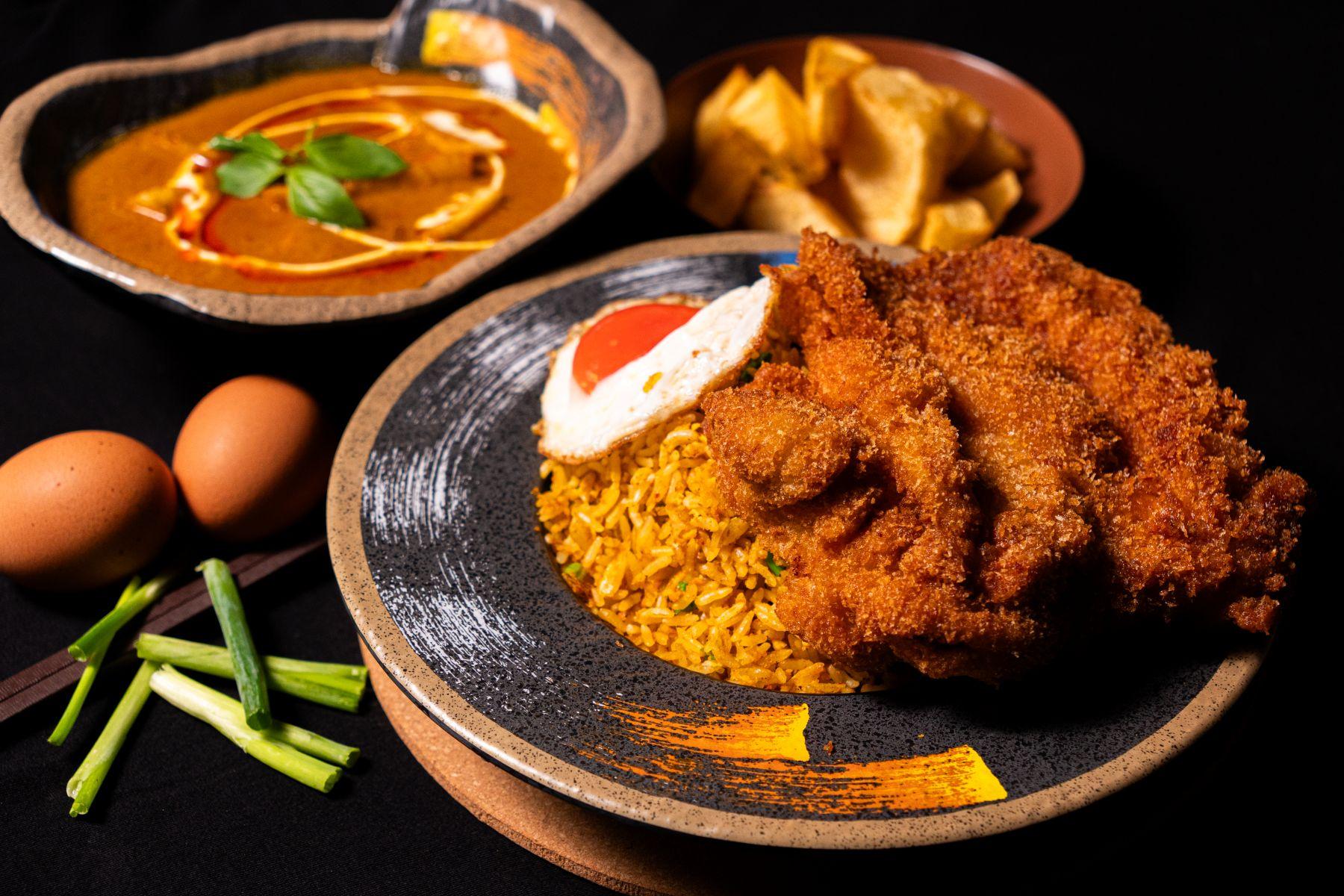 咖喱吉列豬扒炒飯$88