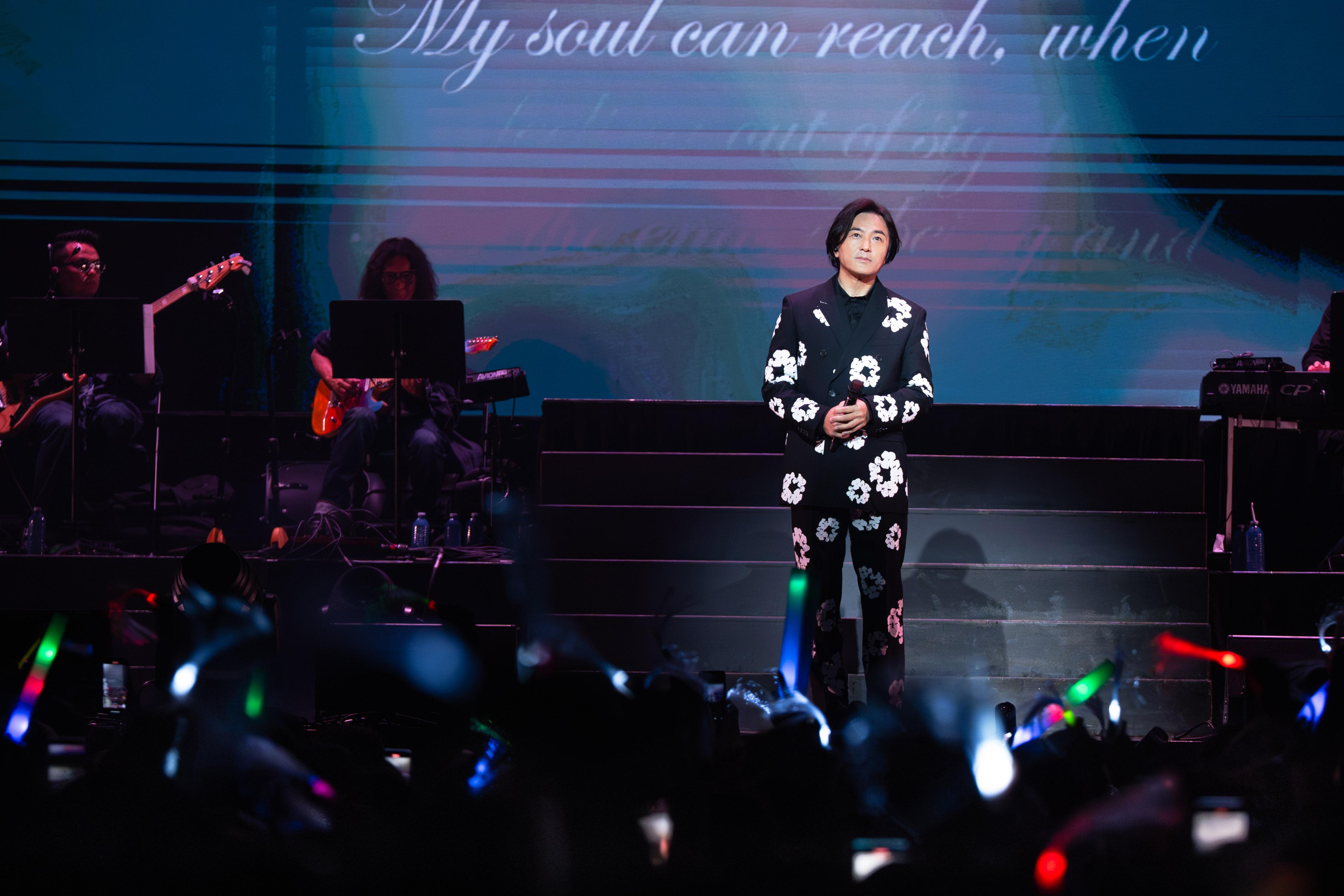 鄭伊健日前舉行了三場北美洲巡迴個唱。