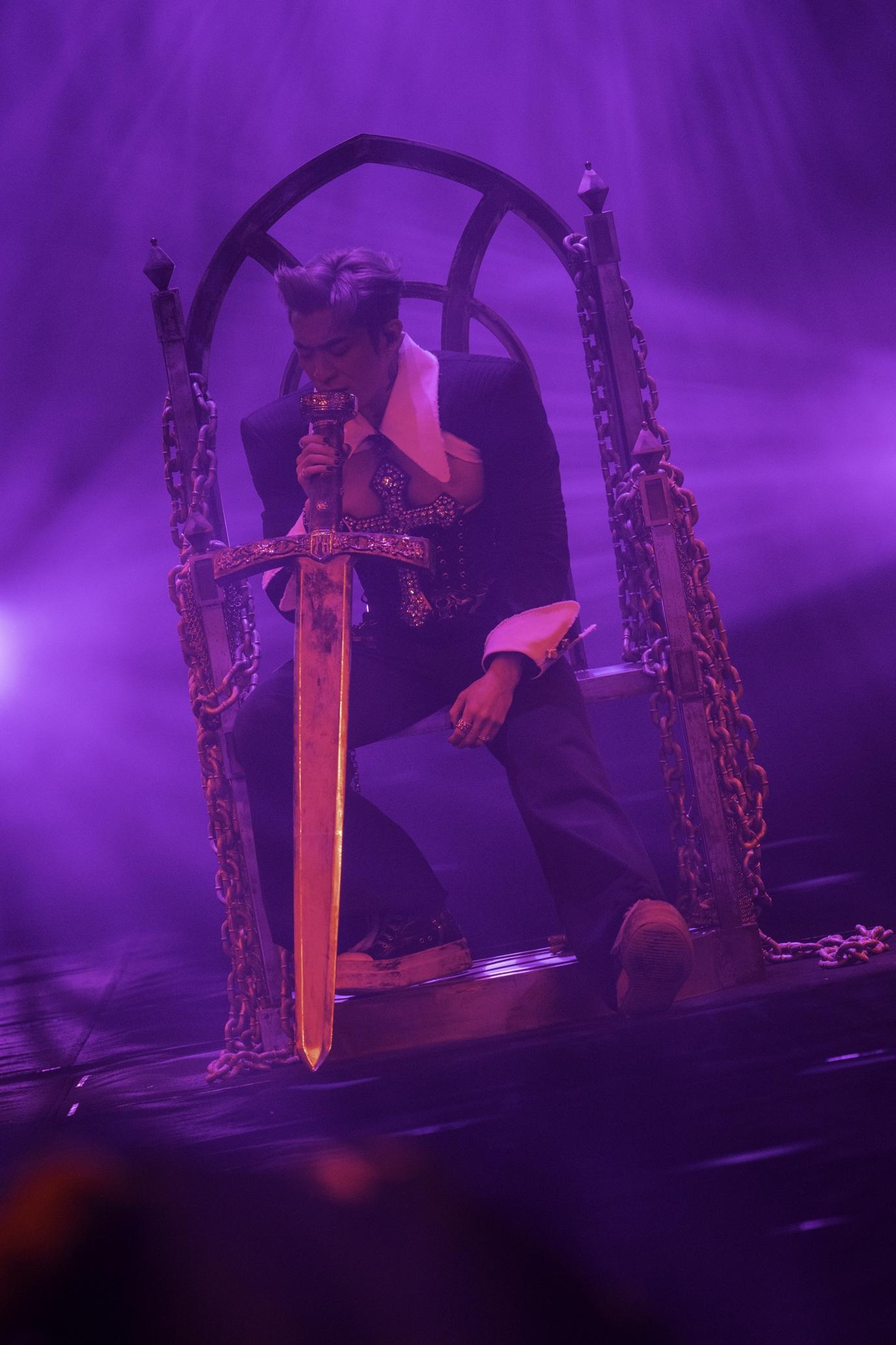 Tyson Yoshi在啟德舉行第二場《TYSON YOSHI THE VILLAIN LIVE IN HONG KONG 》演唱會。