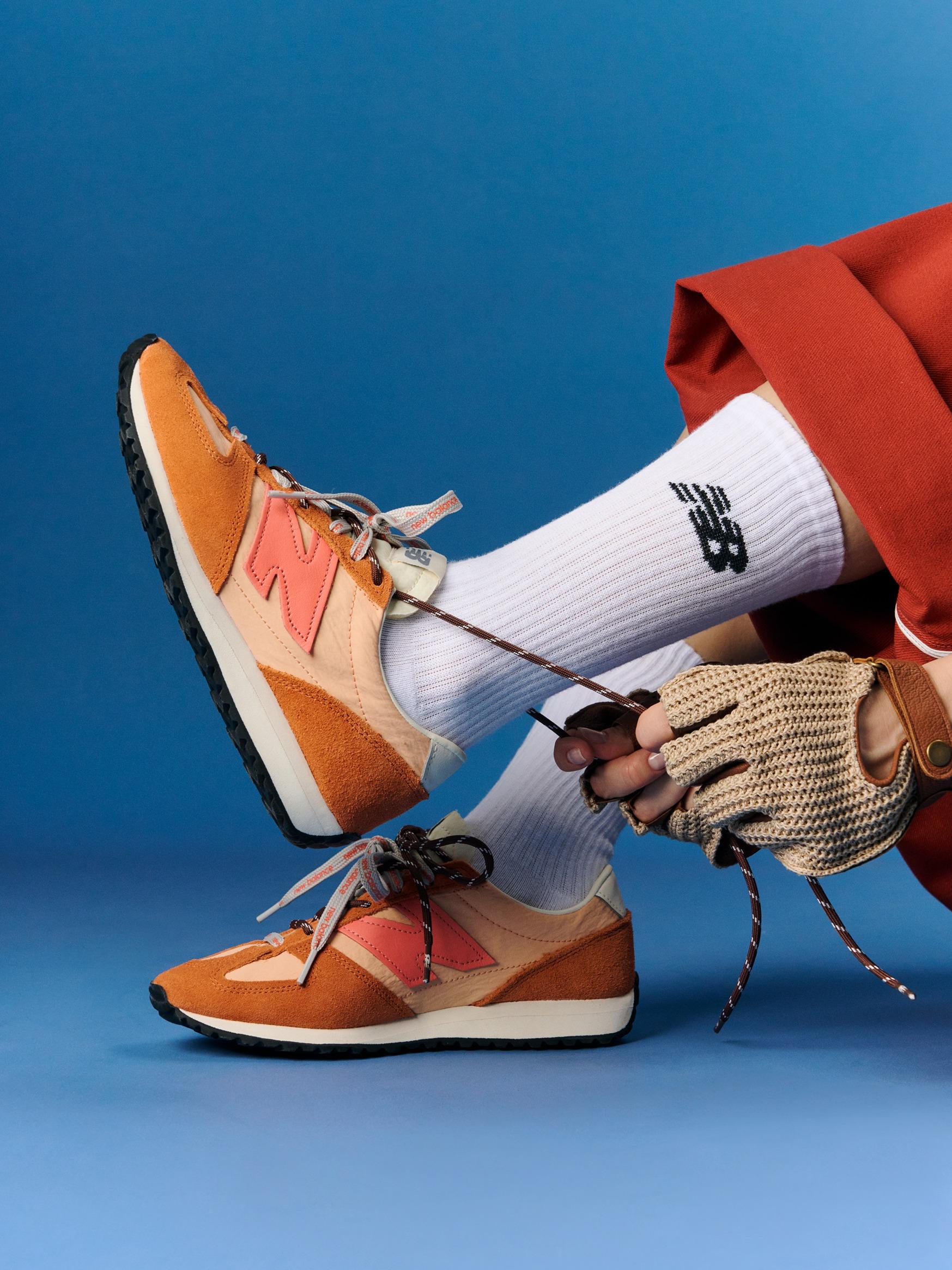 由即日起,於指定門市購買471鞋款,即送限量配色雙鞋帶。