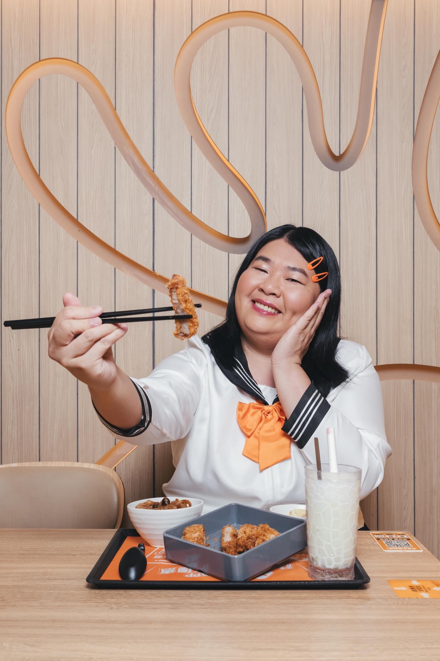 霞姐稱,目前最想合作對象是黃德斌,更想與對方演師生戀。