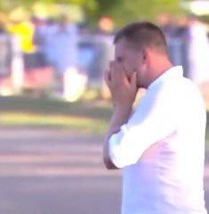 祖傑在愛駒奪冠後淚流披面,難掩喜悅。