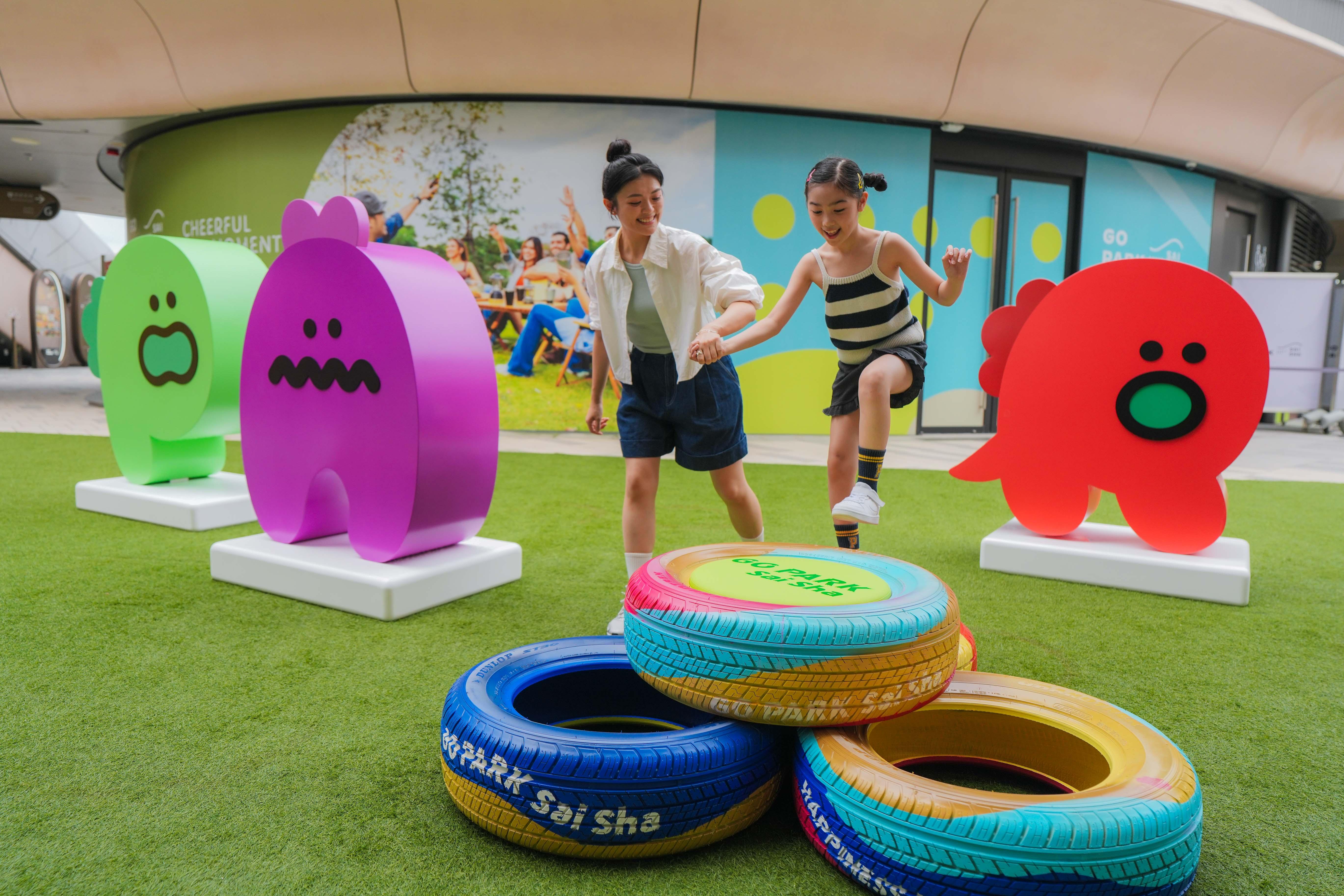 打卡位3:繽紛夏日樂園。由舊車胎升級再造的「GO Play車胎疊疊樂」,在俏皮的3D立體GO PARK夏日怪獸裝置及繽紛夏日怪獸旗幟隨風搖擺打氣下,征服高低錯落的層層障礙,激發非凡運動天賦!