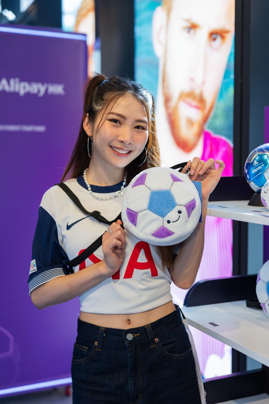 阿Mic周卓盈是公認的熱刺球迷。