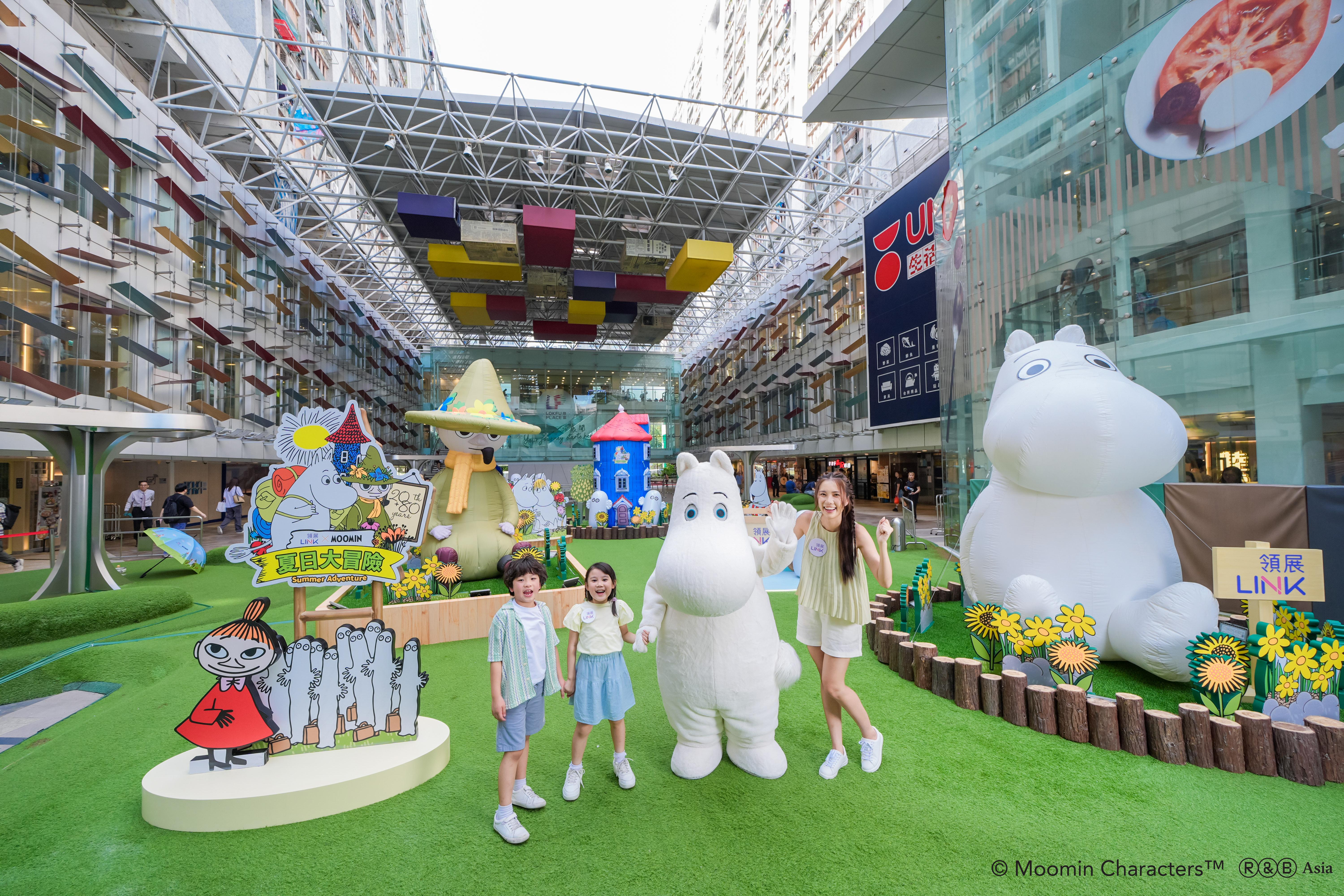 3米高巨型姆明及史力奇將攜手亮相,搭配標誌性的藍色姆明屋場景。