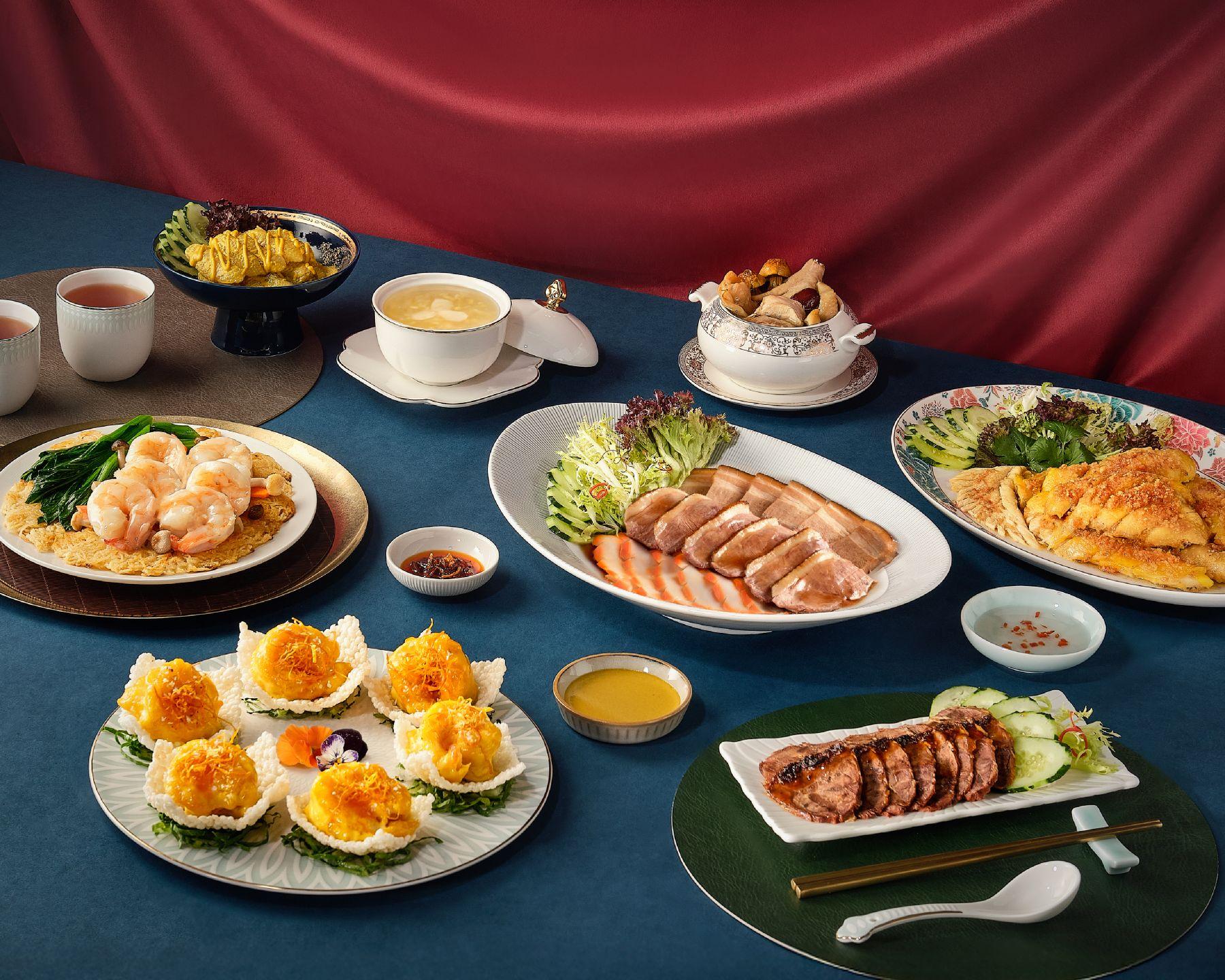 人氣菜有南乳粗齋、芥末雞腳筋、千層素鵝等,又有滋補燉湯及甜品。