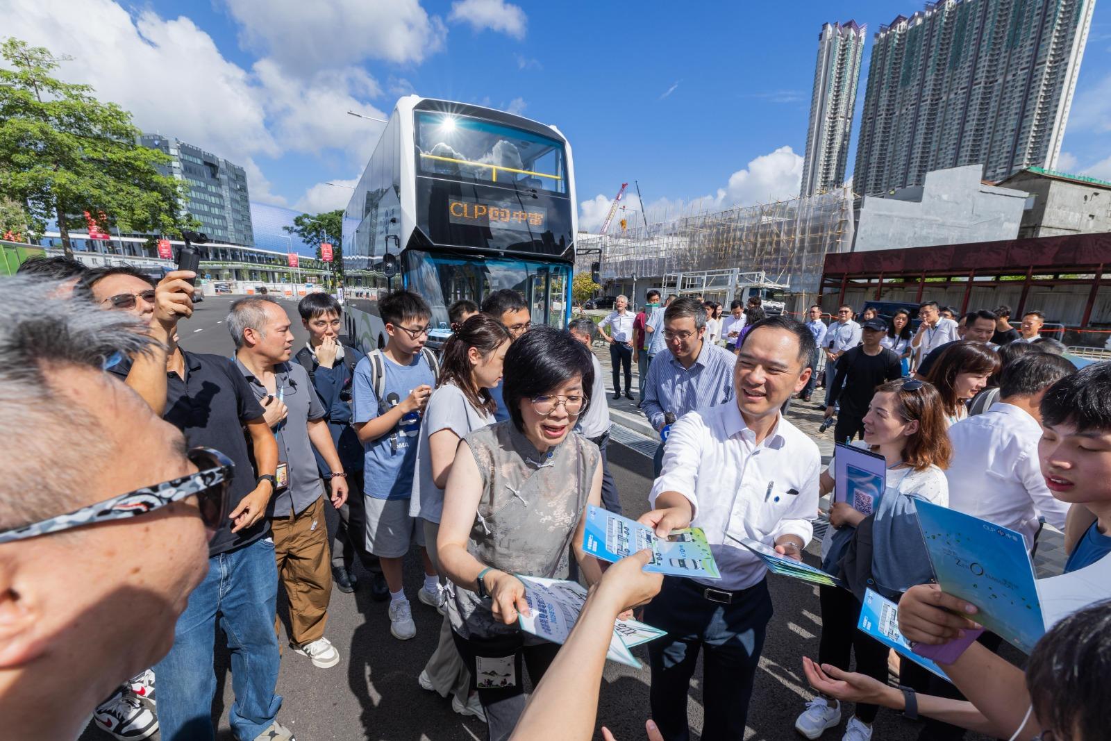 中華電力引入純電動雙層巴士,推動車隊電動化。(大會提供)