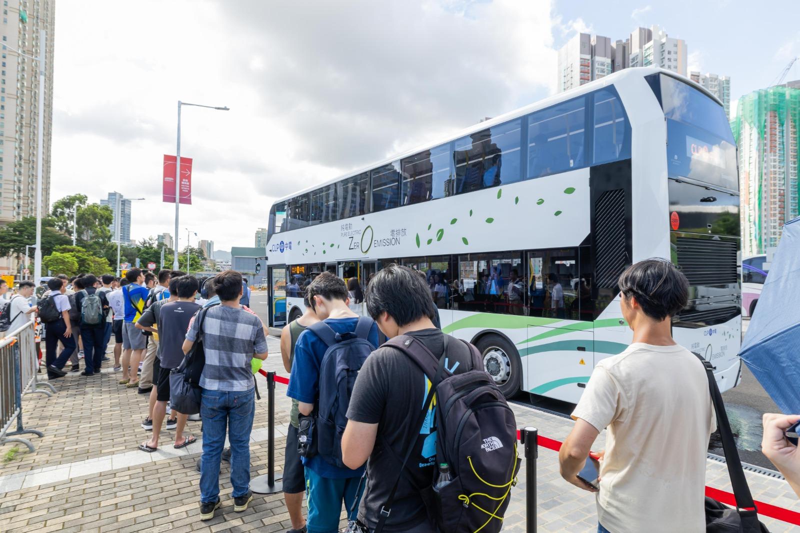 中華電力引入純電動雙層巴士,推動車隊電動化。(大會提供)