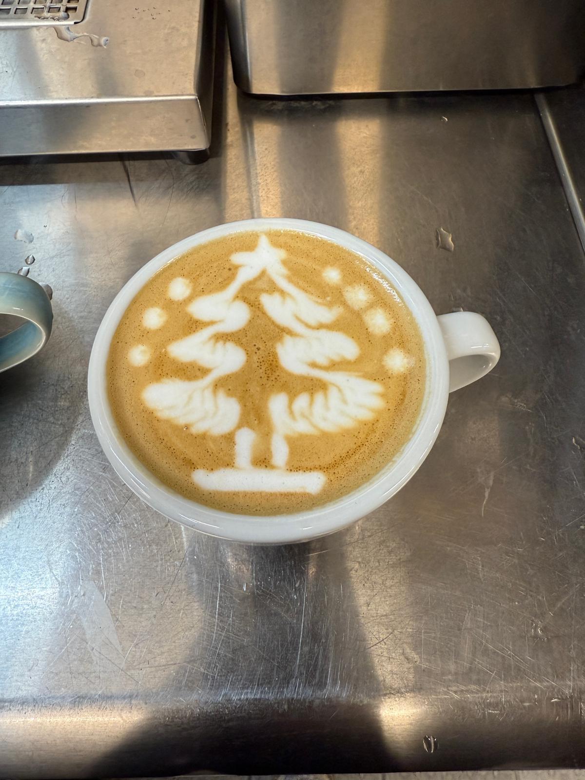 聖誕樹Latte art(Hiuki提供相片)