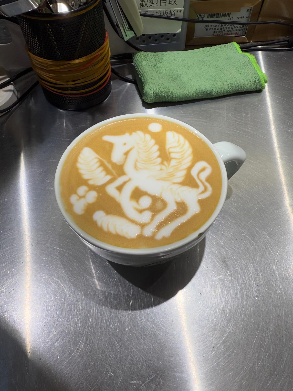 Hiuki會主動參加各大小拉花比賽。(Hiuki提供相片)