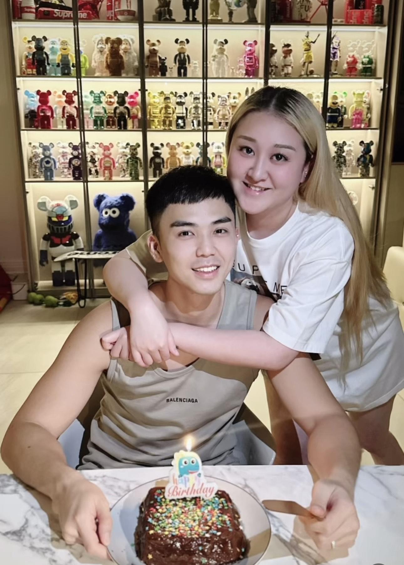 伍富橋與富家女Shirley拍拖不久後宣布閃婚。