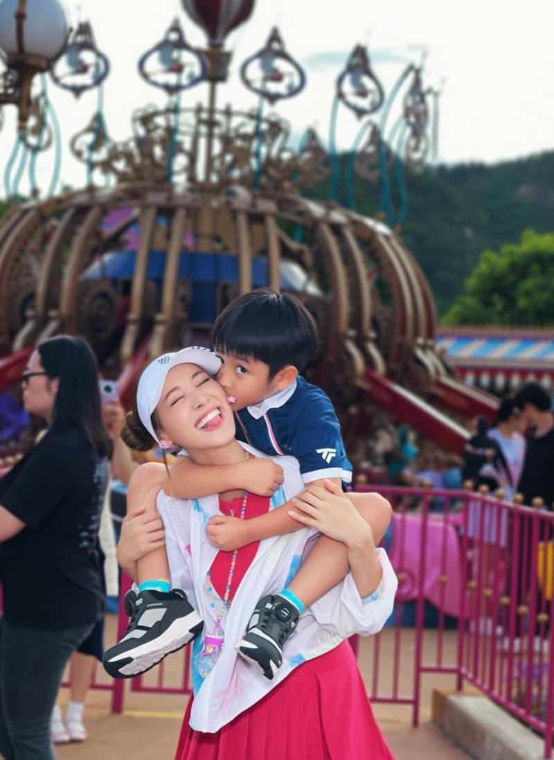 時間飛逝,Grace感慨遲些日子,可能會帶囝囝的小朋友去樂園玩了。