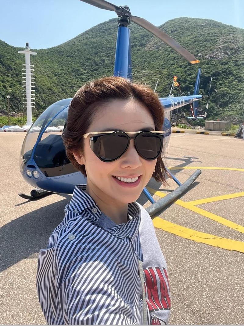 駕駛直升機是她最大興趣之一。
