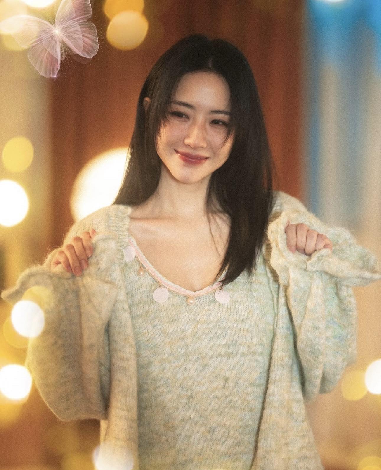 網民指撞樣菊梓喬。