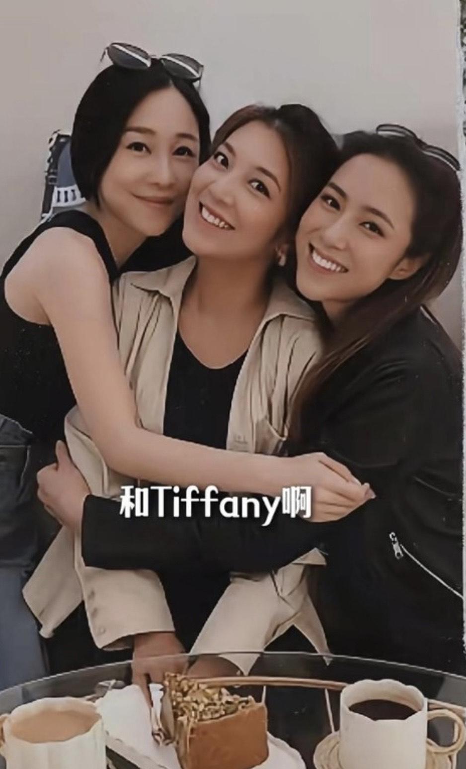 單文柔在選港姐期間結識劉穎鏇、張寶兒及魏韵芝等幾位姊妹。