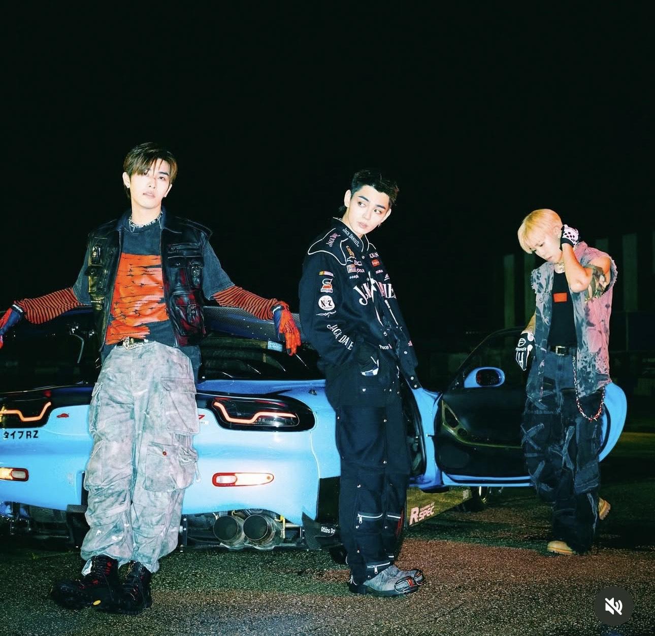 三子對上一首團歌已是去年8月的《Next Round》。