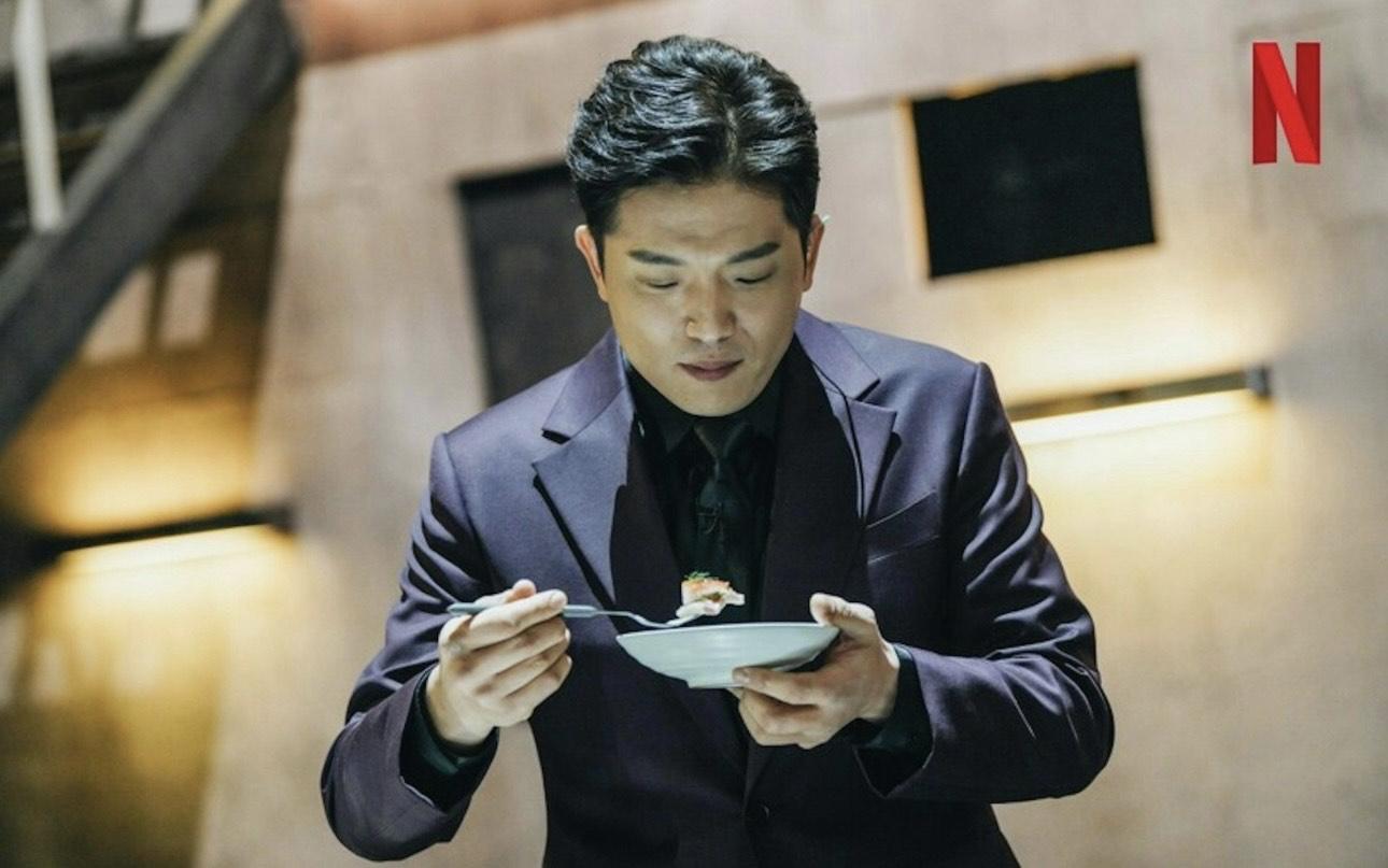 內地節目《一飯封神》被指抄足《黑白大廚》。