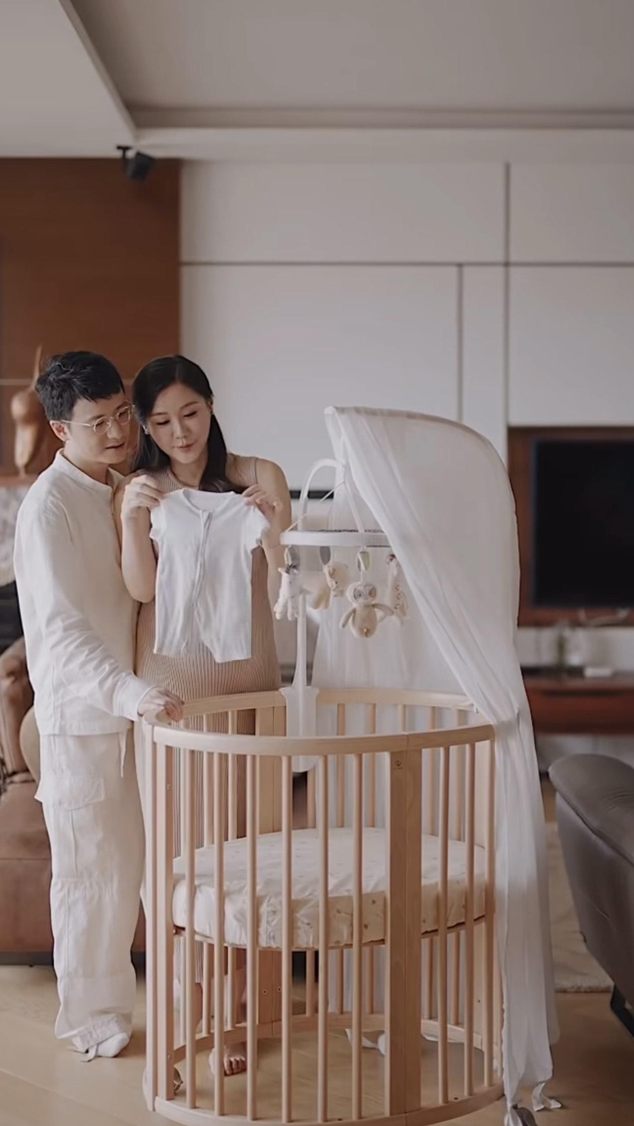 陳詩欣一家三口場面溫馨。