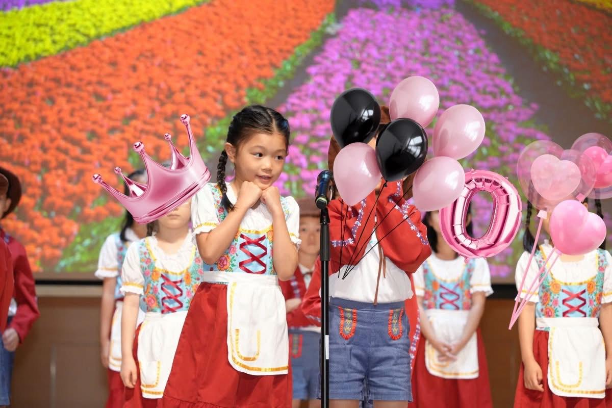 陳展鵬愛女明幼幼稚園畢業。