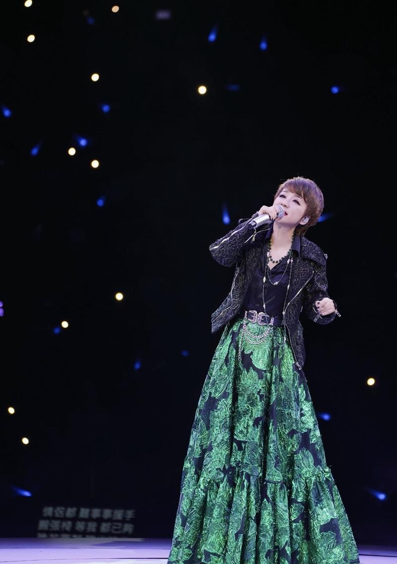 樂迷大讚這條綠色公主裙好靚。