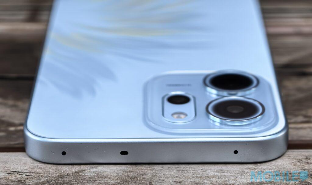 ▲機身頂部就設有揚聲器。