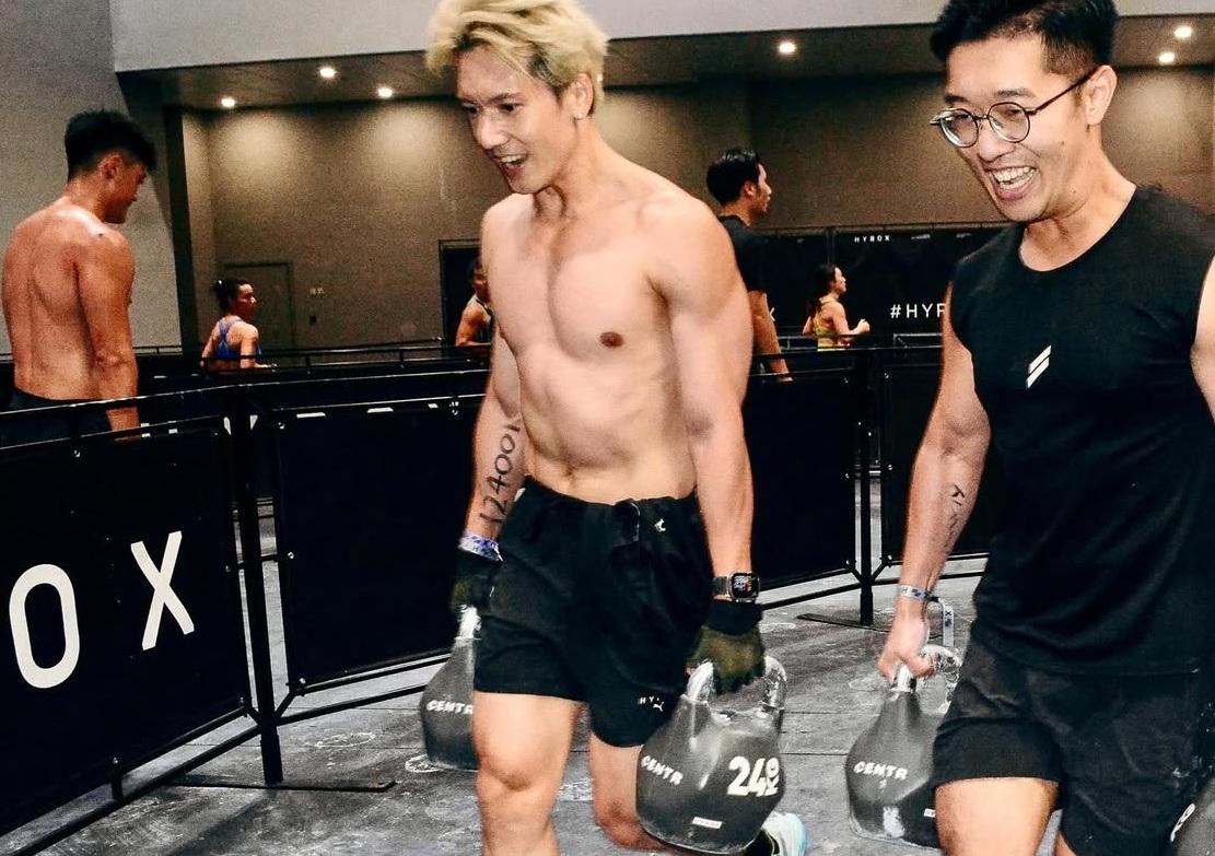 44歲關智斌愈操愈fit,體形愈來愈靚。