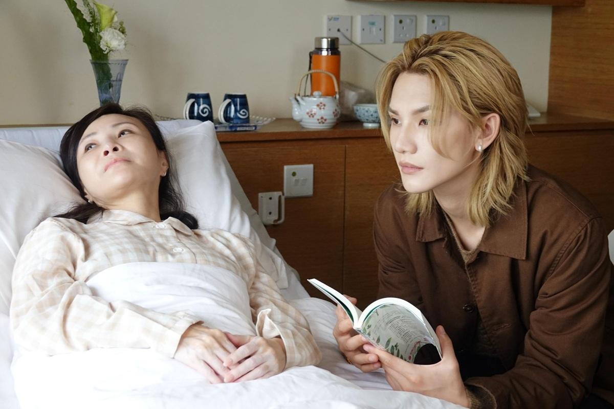 Jeremy在新歌《滿》MV中陪伴患病母親。