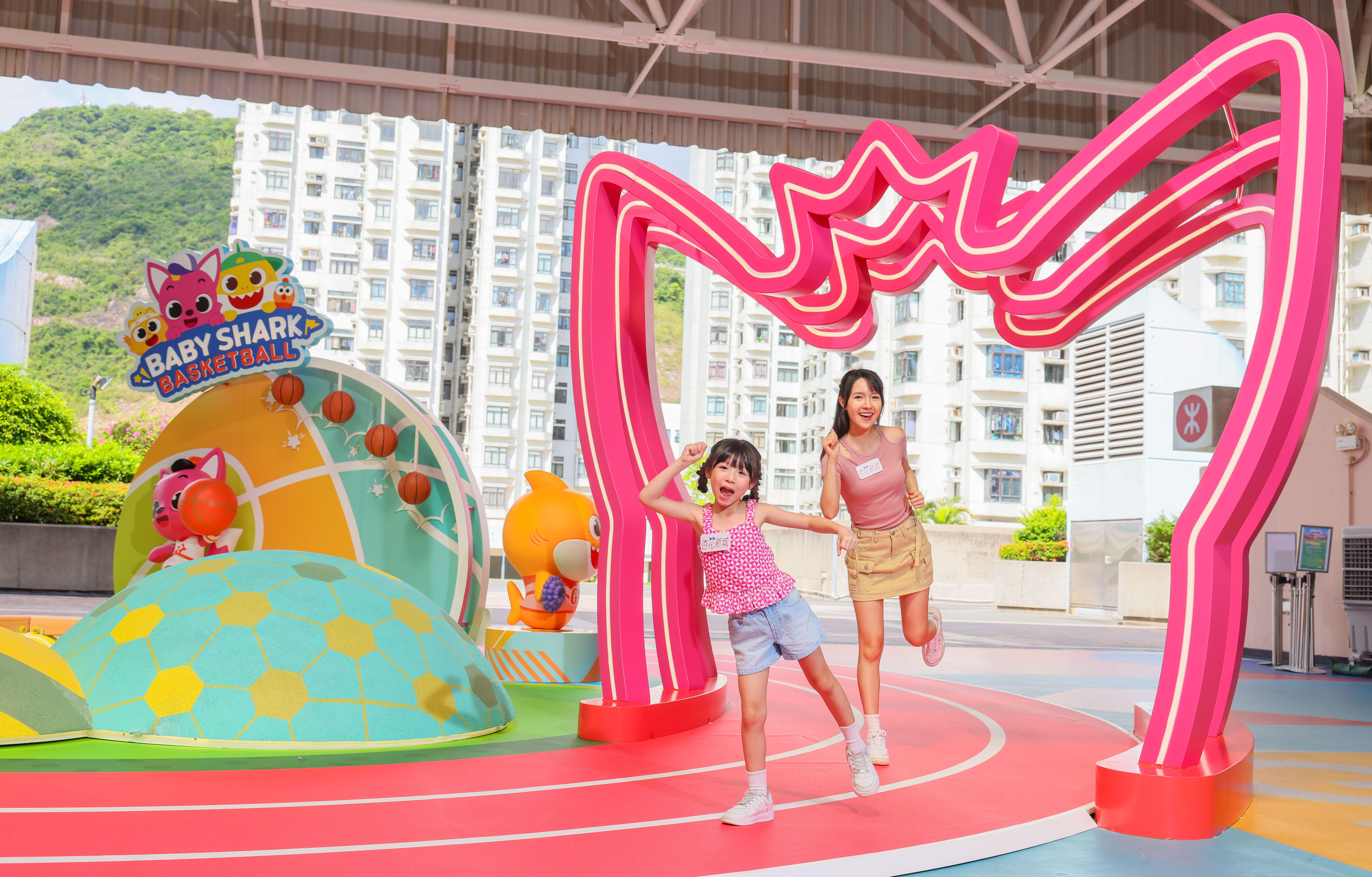 Baby Shark 霓虹衝線隧道、Pinkfong極速炫光門