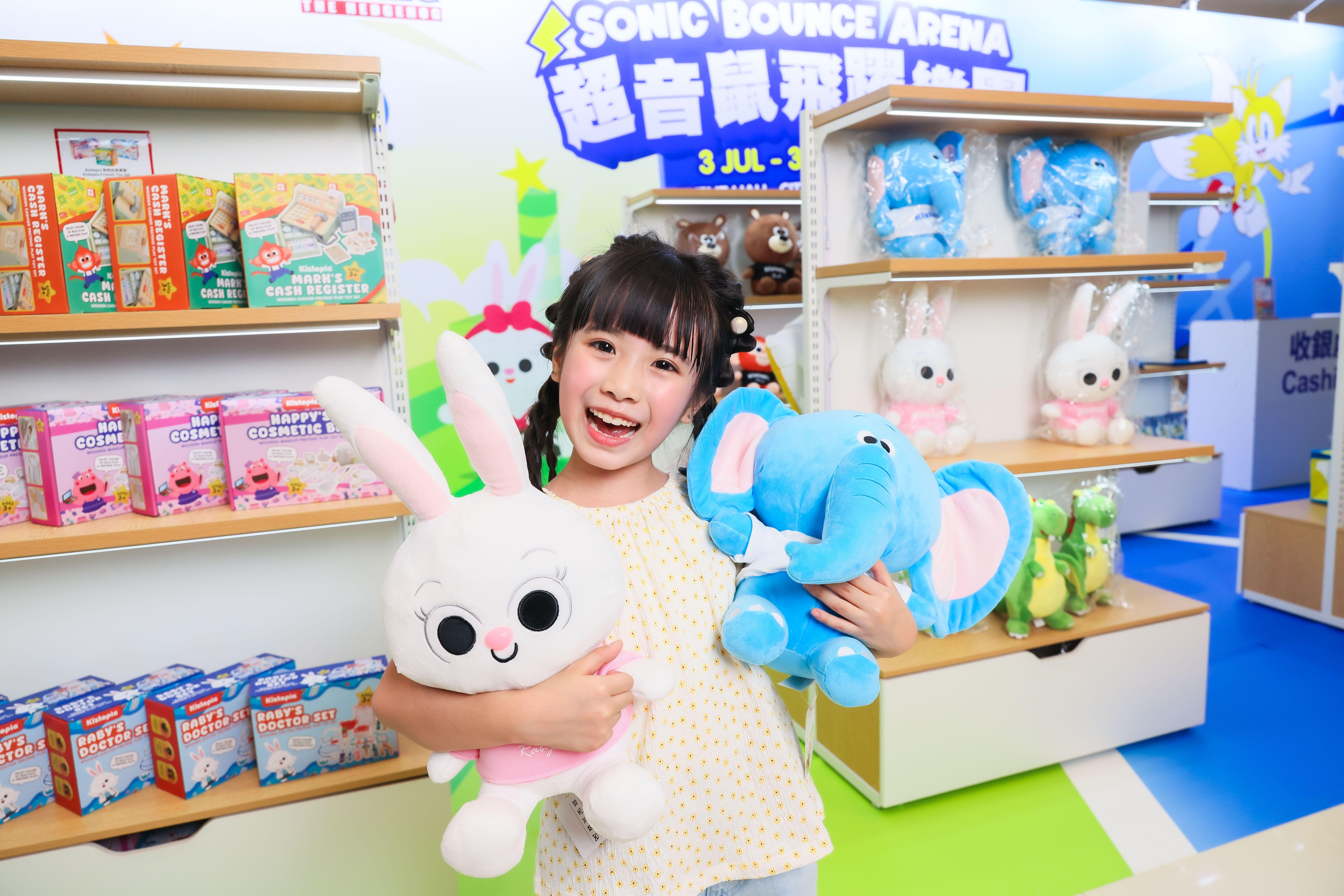 限定店將會發售近30款主題精品,包括Sonic 保溫袋、地毯、手機防水袋、直傘、馬克杯、文件夾、Hot Toys 的Sonic 大頭公仔等