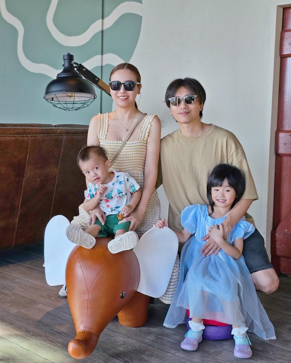 羅力威約滿英皇,一家收入主要來自雨僑的網店。