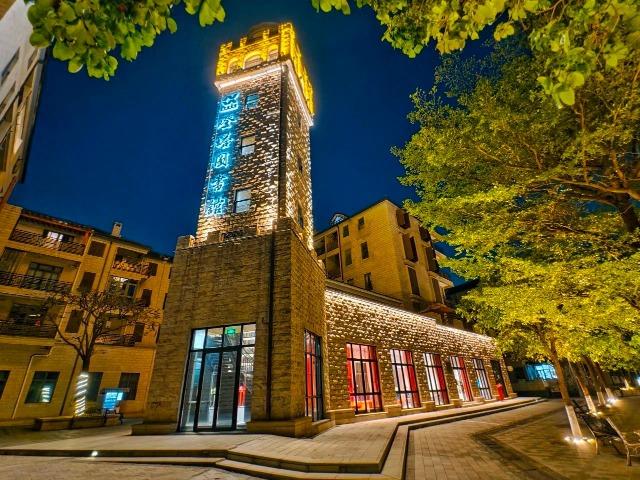 位於南沙的廣州首座燈塔圖書館,特色的建築設計使它成為當地的文化地標之一。(圖片來源:南沙圖書館微信公眾號)