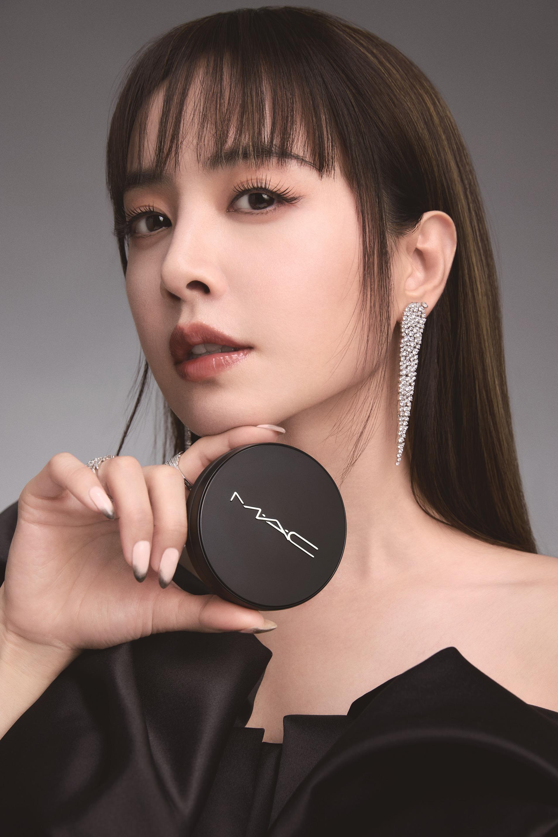 2025夏日彩妝推介|M·A·C 超持妝柔焦輕粉餅 $360