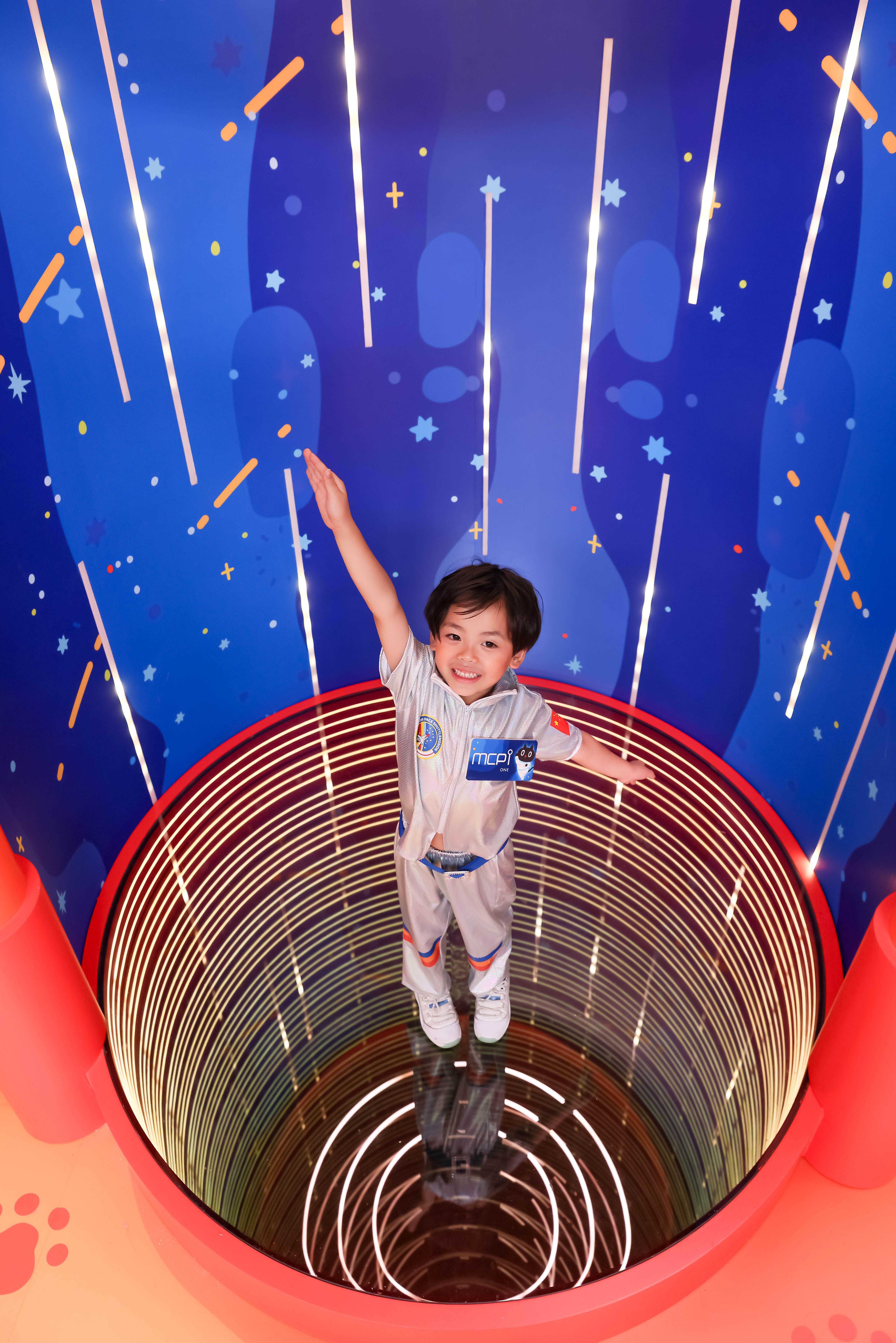 MCPOne_宇宙喵太空站_飛躍星空火箭倉