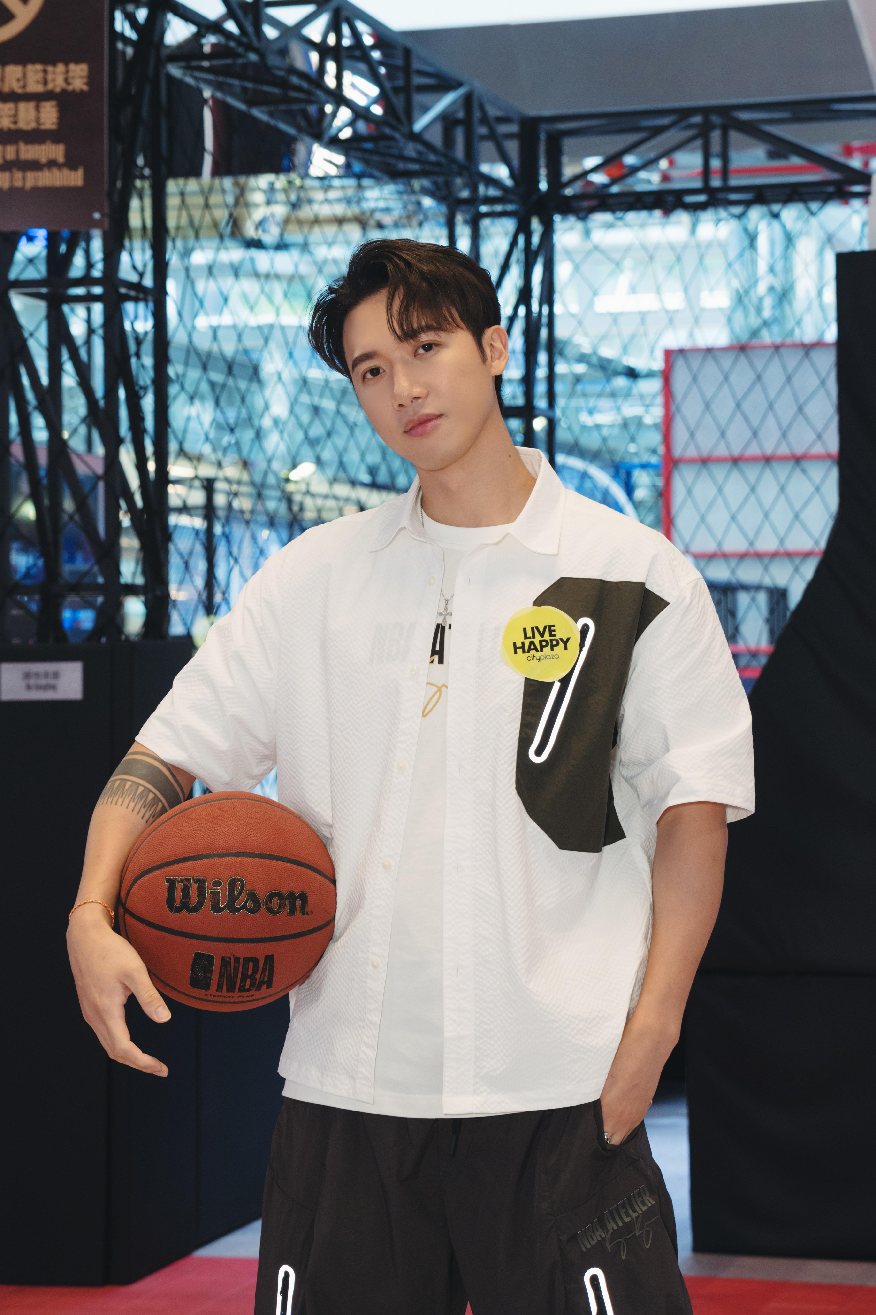 球技了得的Stanley,短短1分鐘快速通過傳球、射球、運球四大關卡。