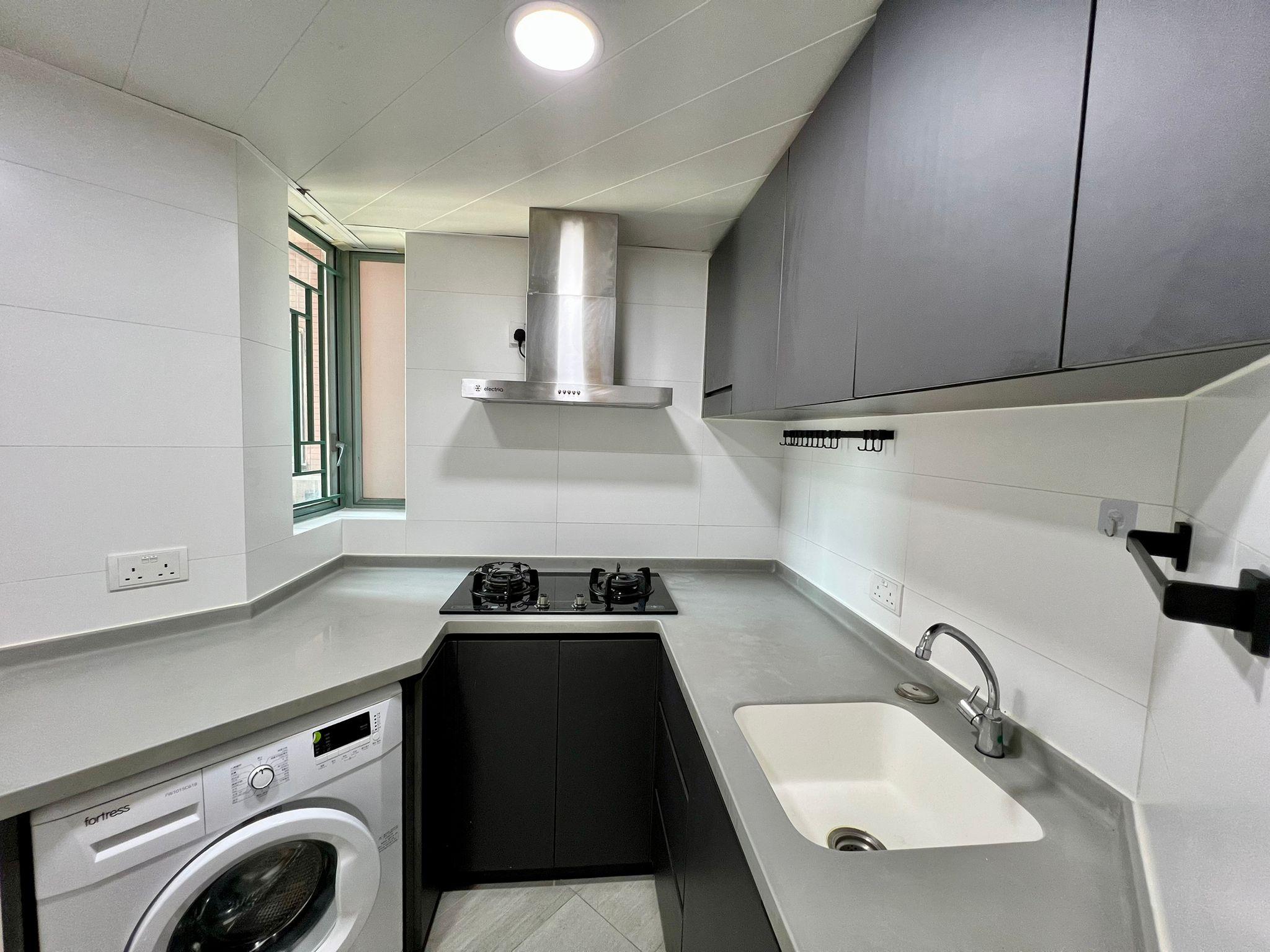 廚房配套新淨企理,面積也大。(代理提供)