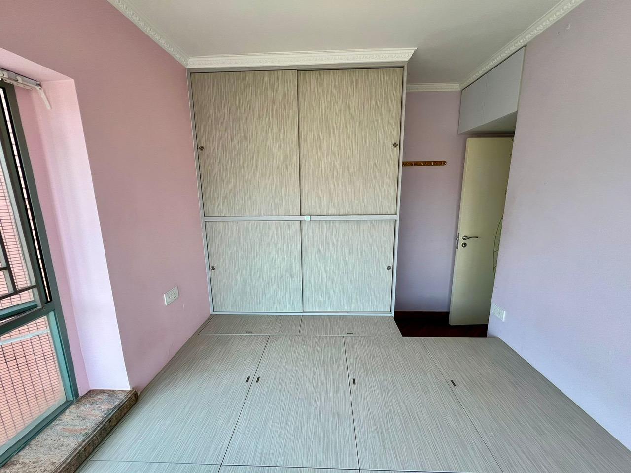 主人房收納空間充裕。(代理提供)