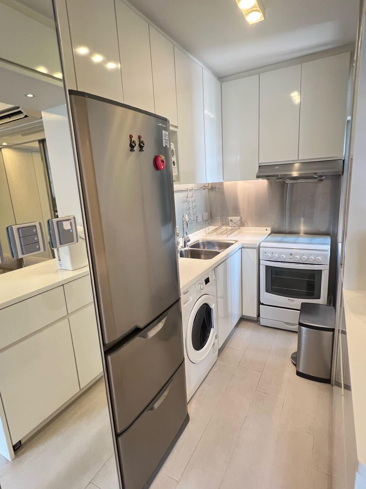 廚房裝修十分企理,面積算闊大。(代理提供)