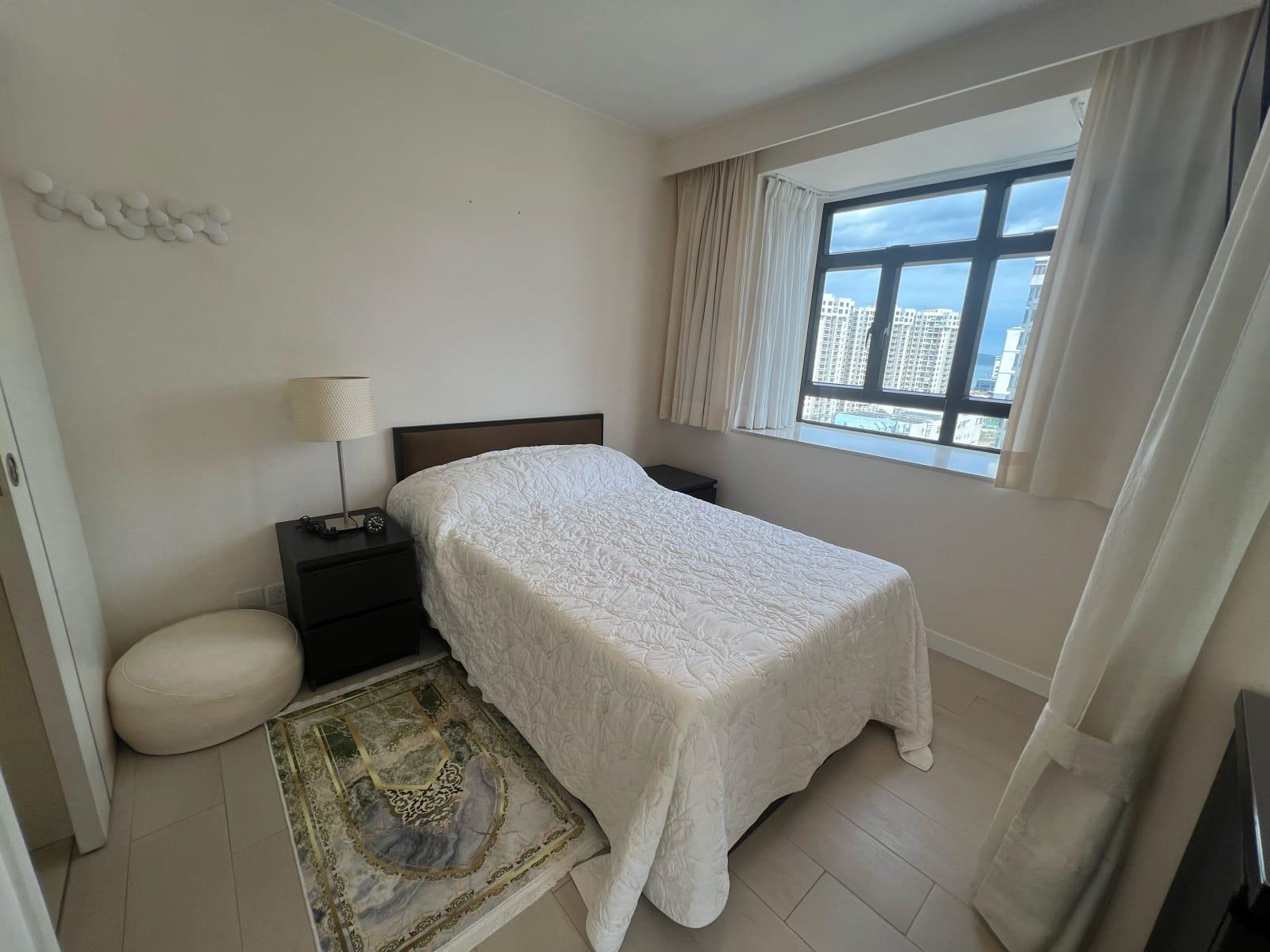 沽出的杏花邨原則三房套戶,現改為兩房套戶間隔,主人房空間闊落。(代理提供)