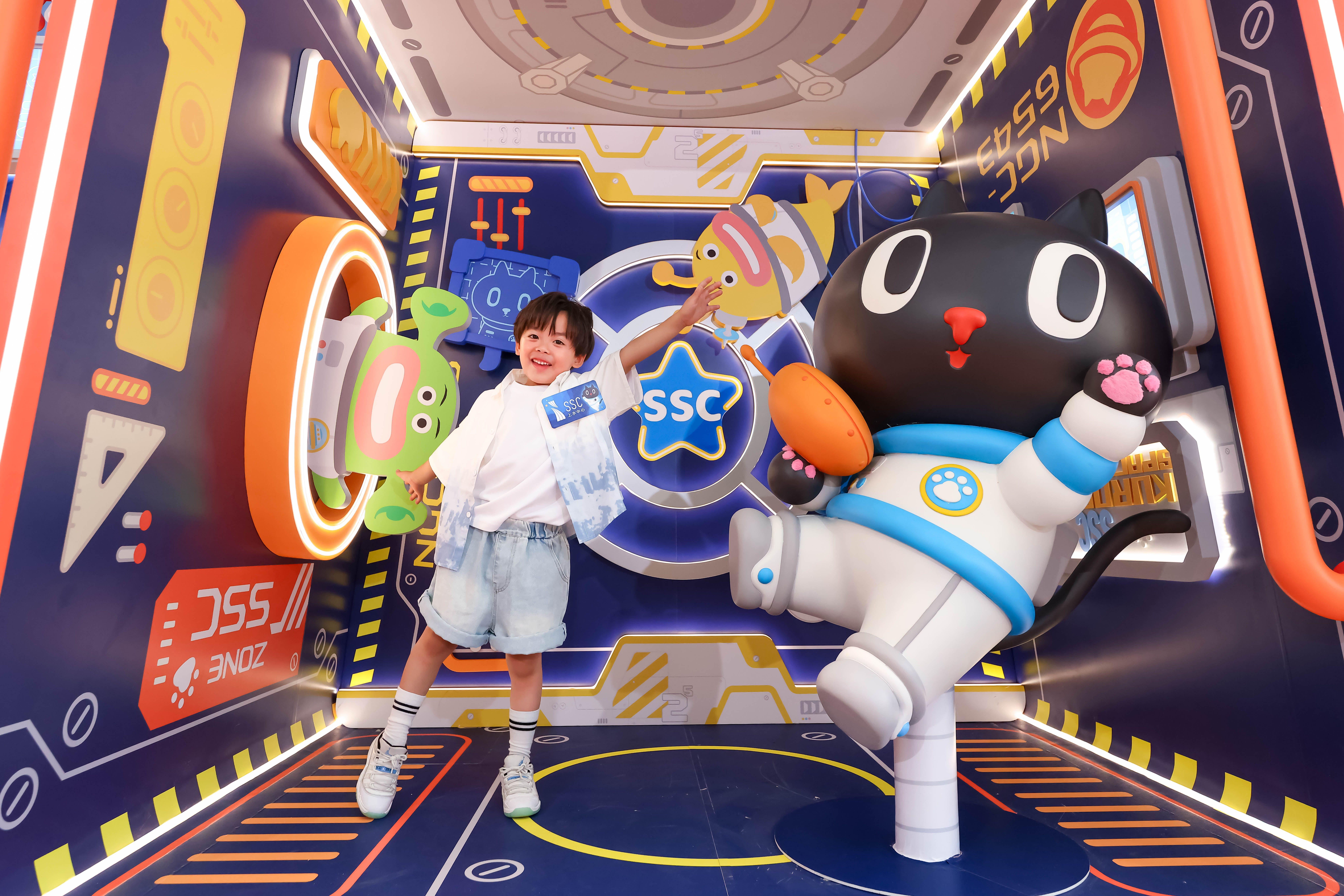 SSC 宇宙喵太空基地_零重力太空艙裝置