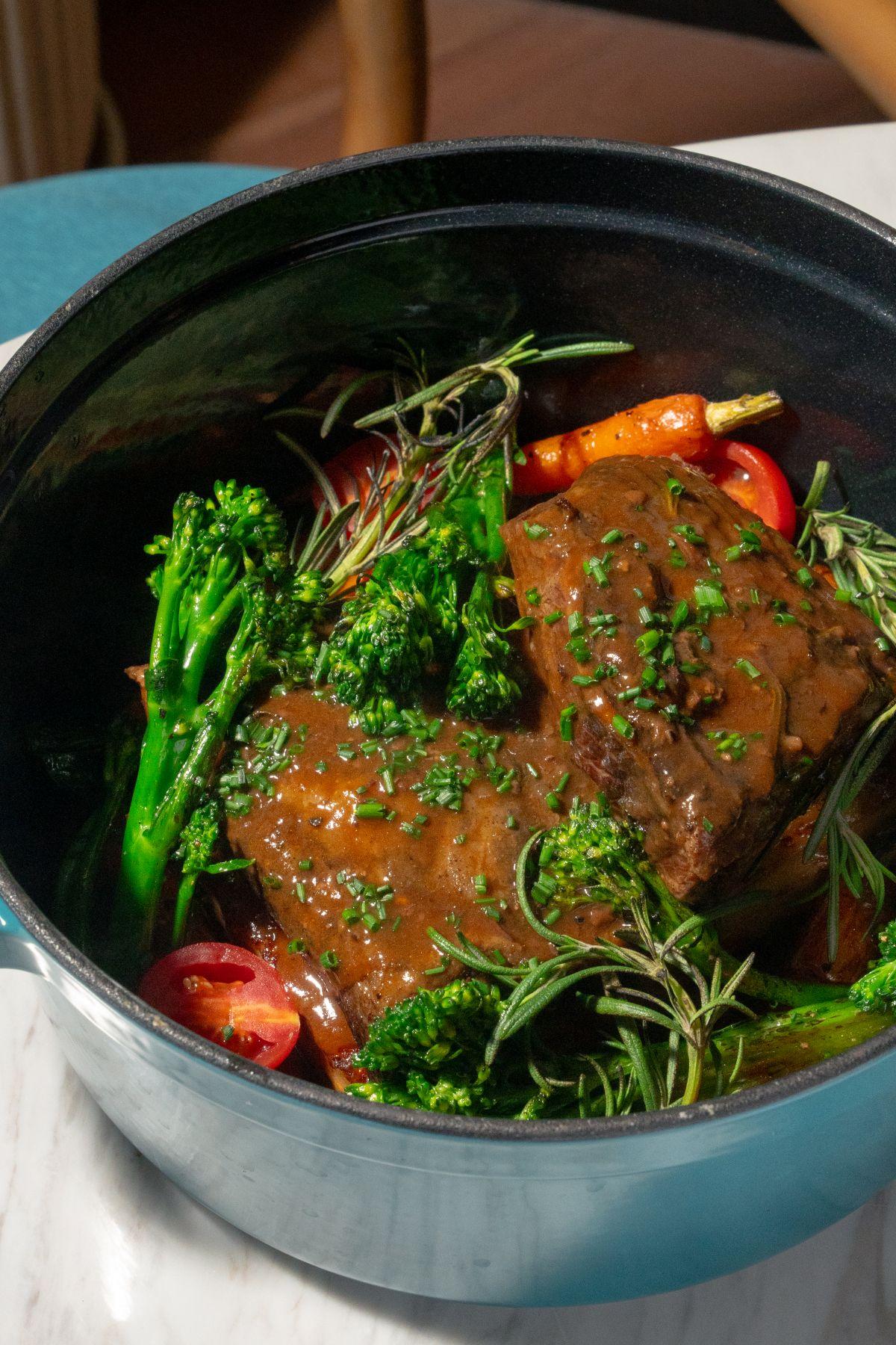 慢煮牛仔骨($528)