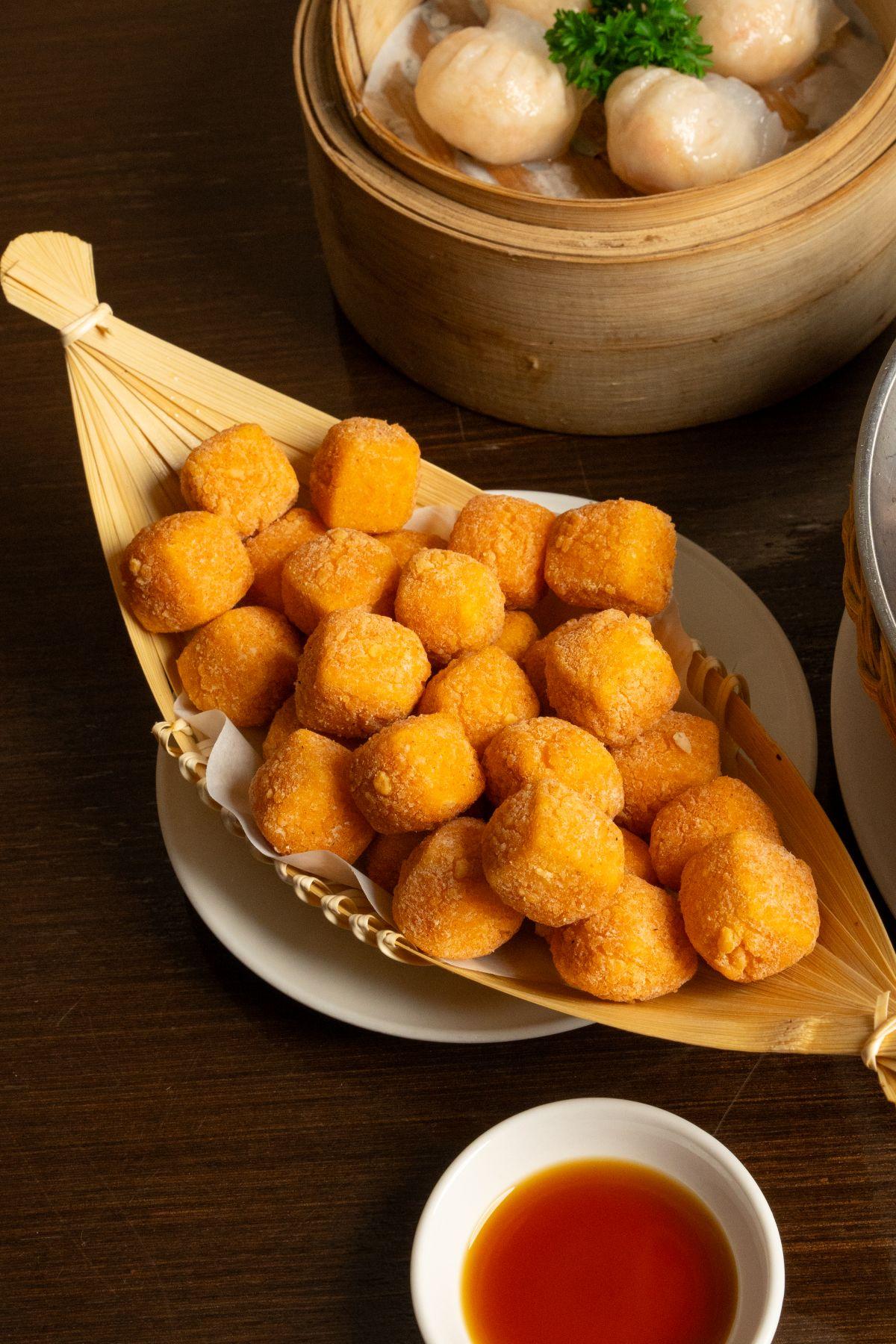 椒鹽豆腐(原價$72/客),8月份可以$1堂食優惠價享用。