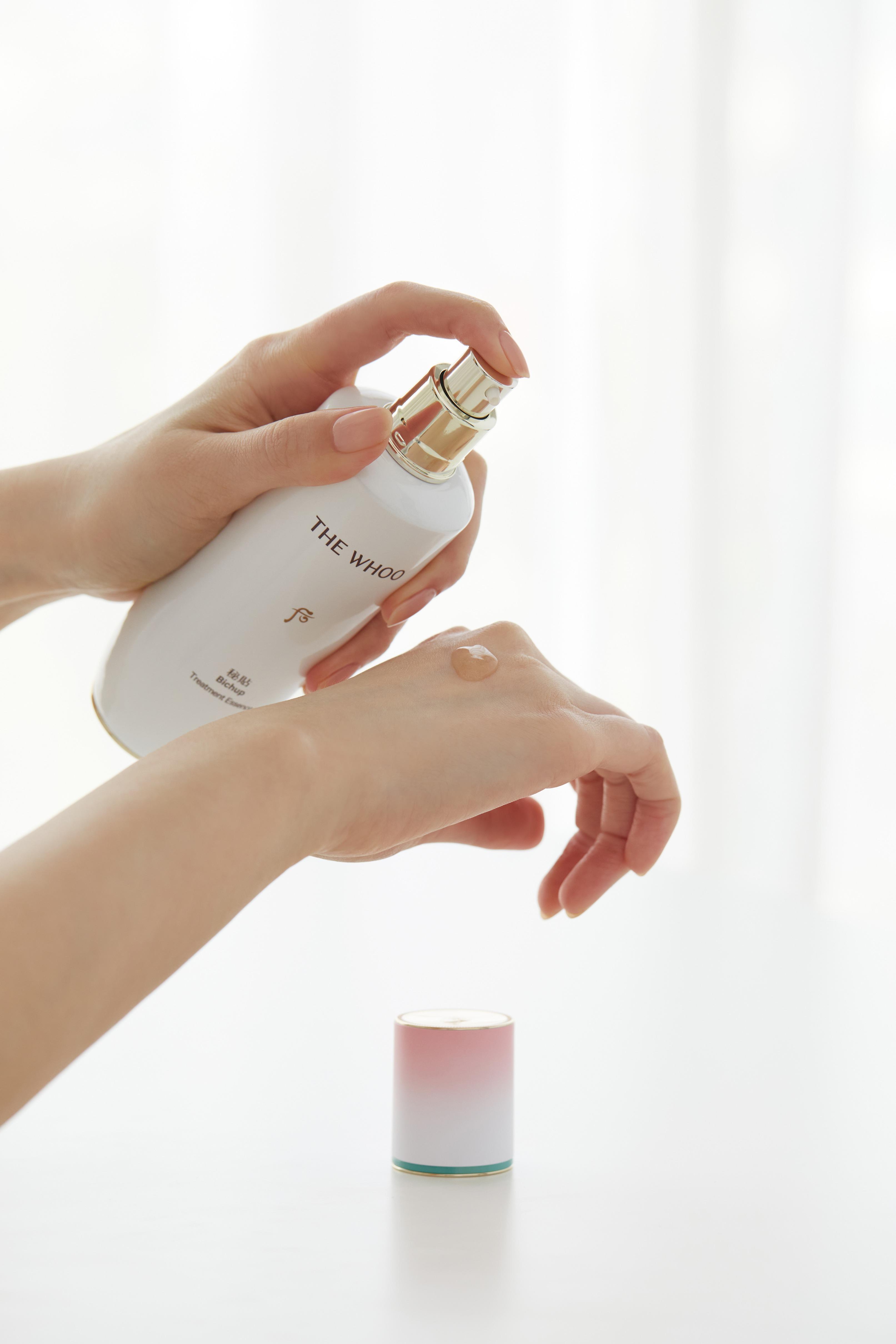 「Danha聯乘限定版」秘貼循環修護肌底精華,換上融合古典優雅及現代時尚的包裝。